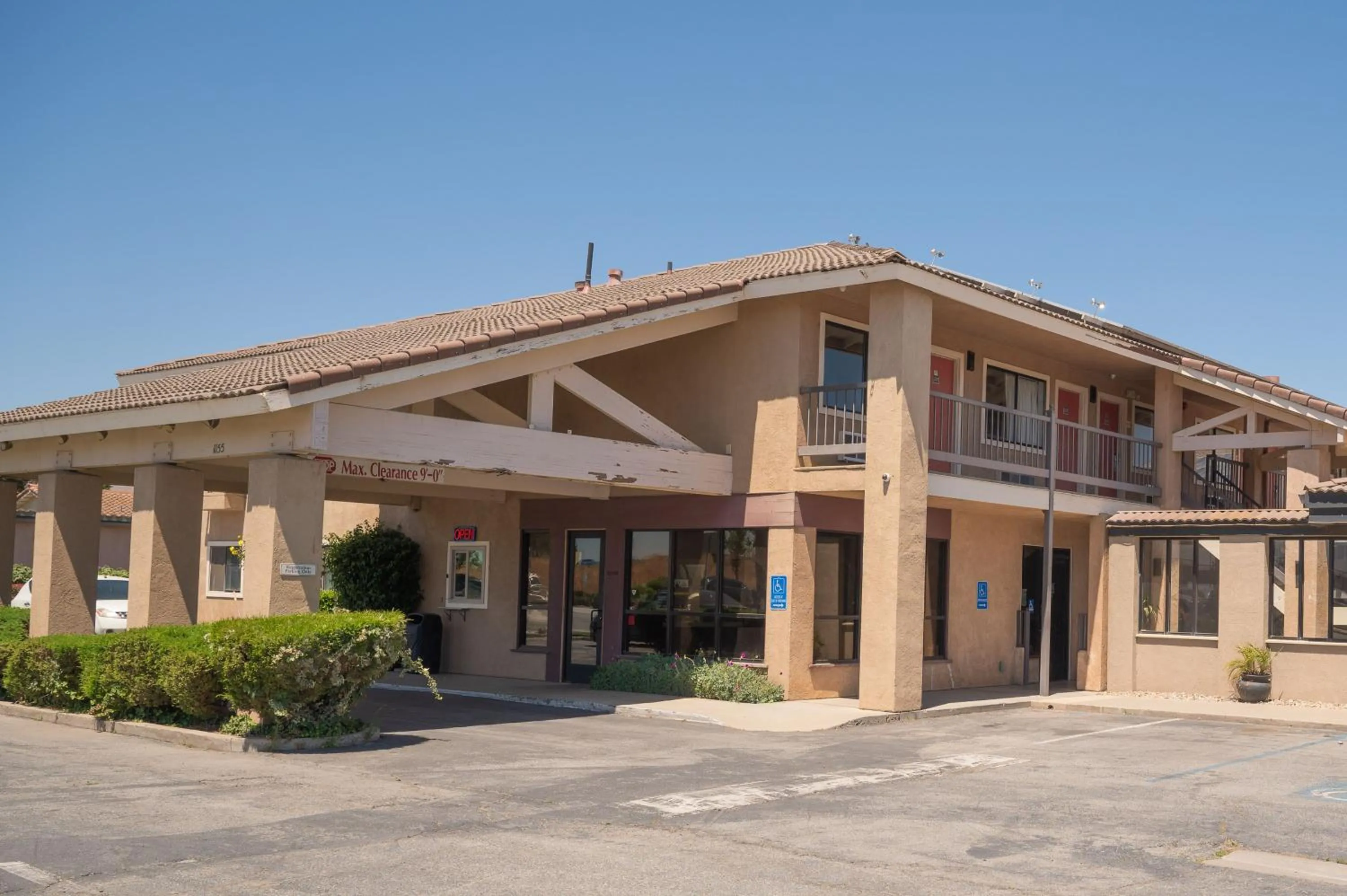 Property building in Motel 6 Soledad, CA