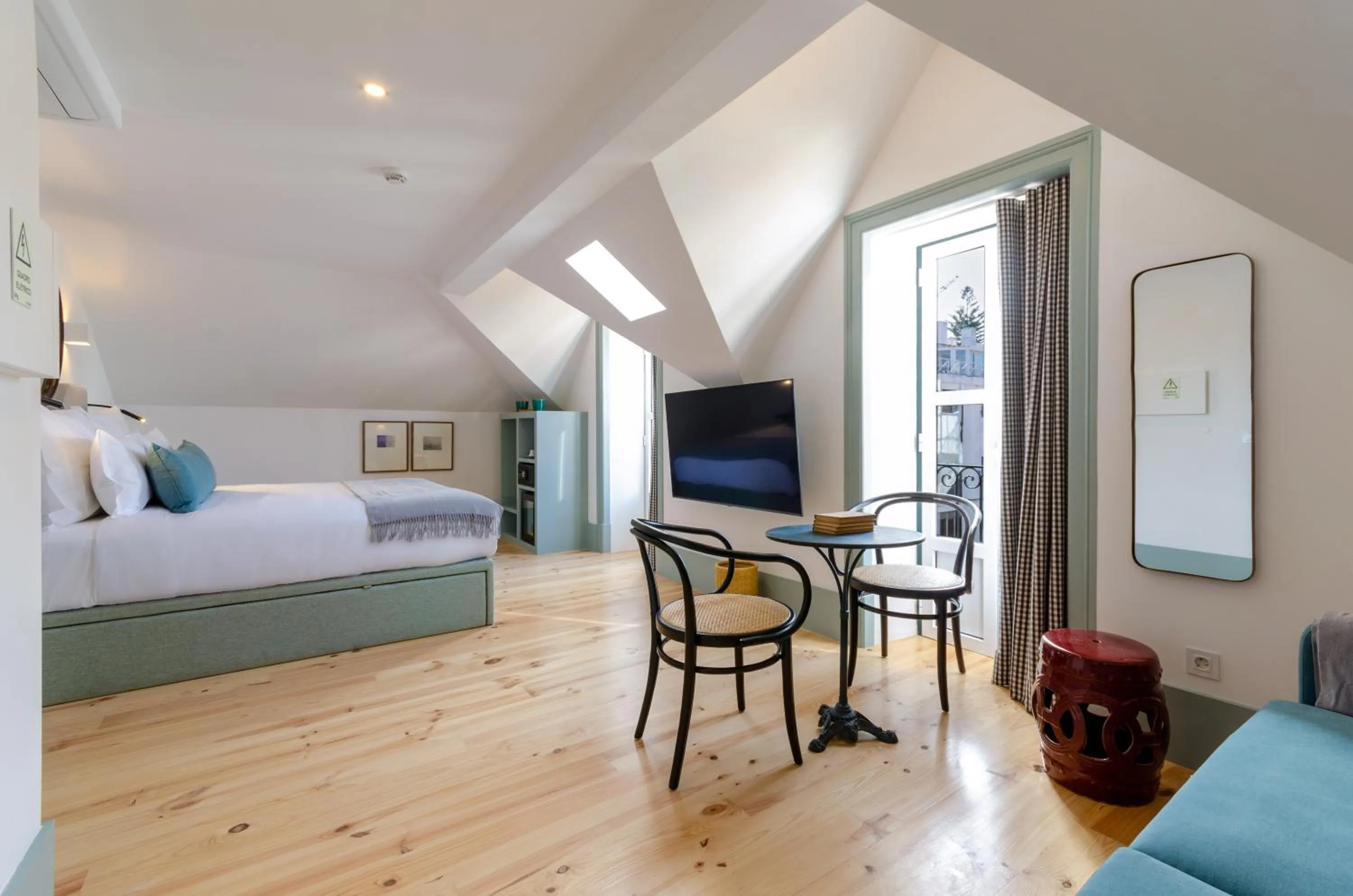 Photo of the whole room, Bed in Westlight Cascais Chalet - Adults Only