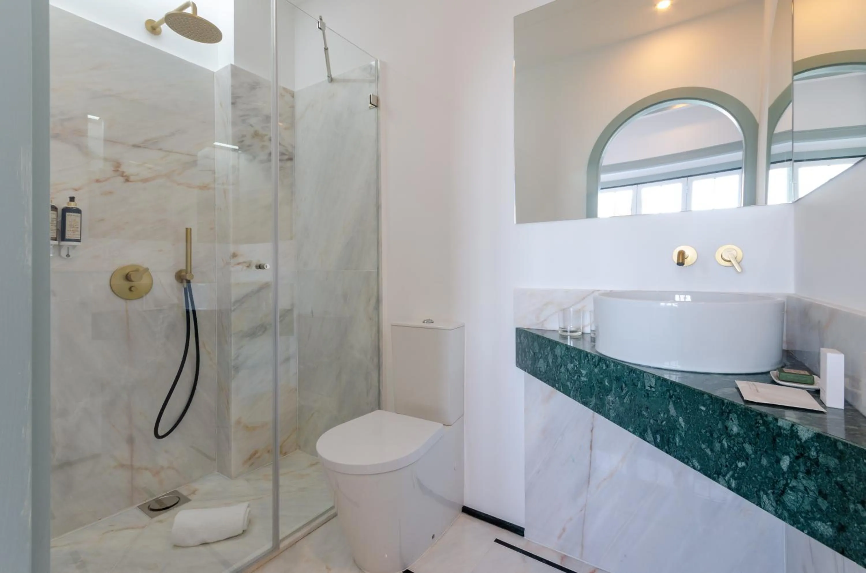 Shower in Westlight Cascais Chalet - Adults Only