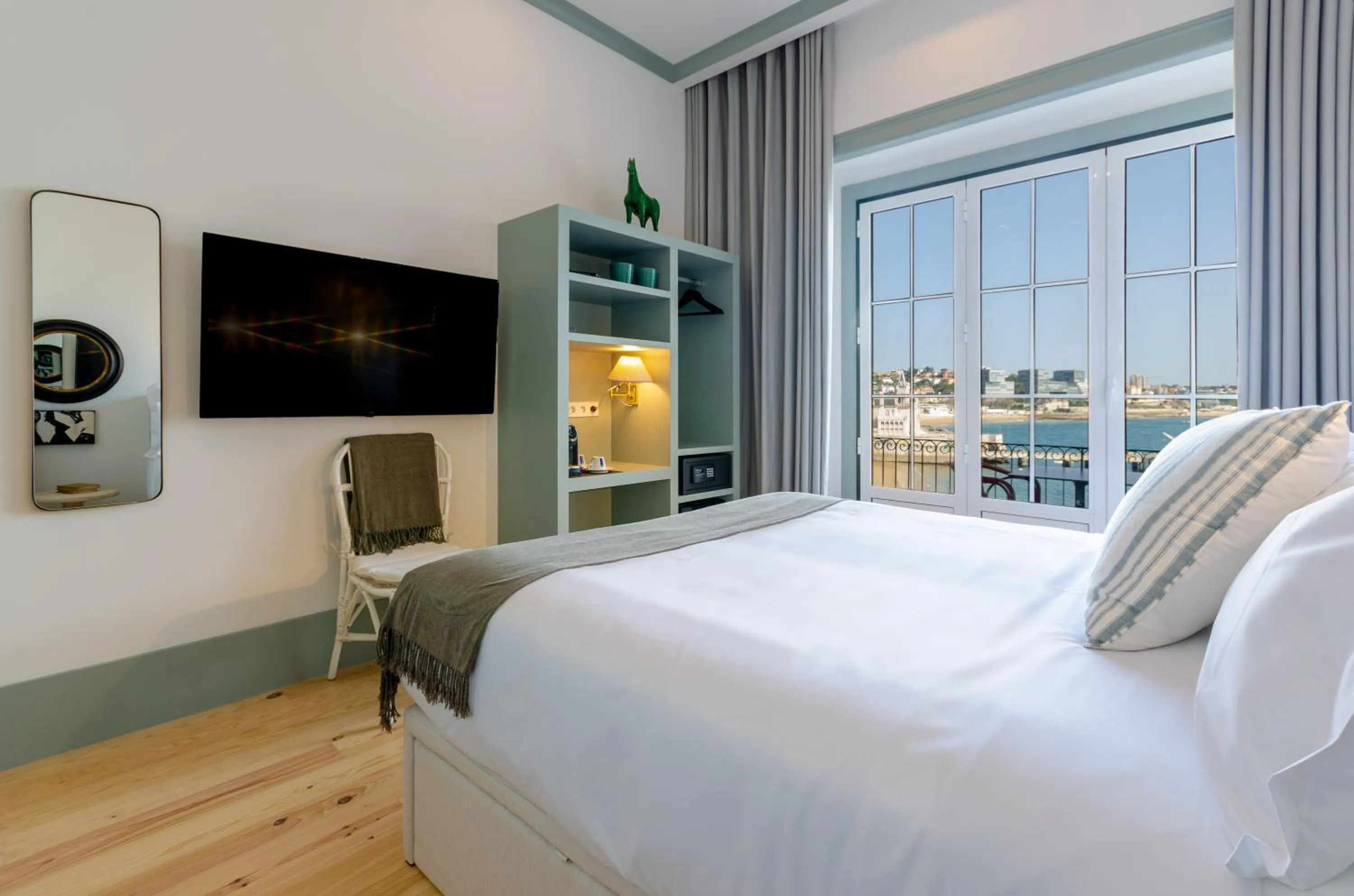 Bed in Westlight Cascais Chalet - Adults Only