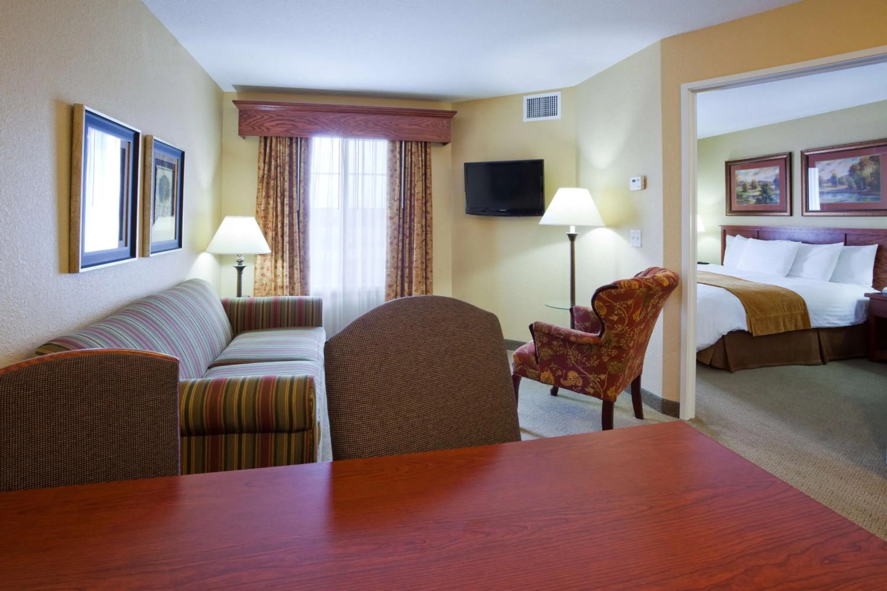 Bed in GrandStay Residential Suites Hotel Faribault