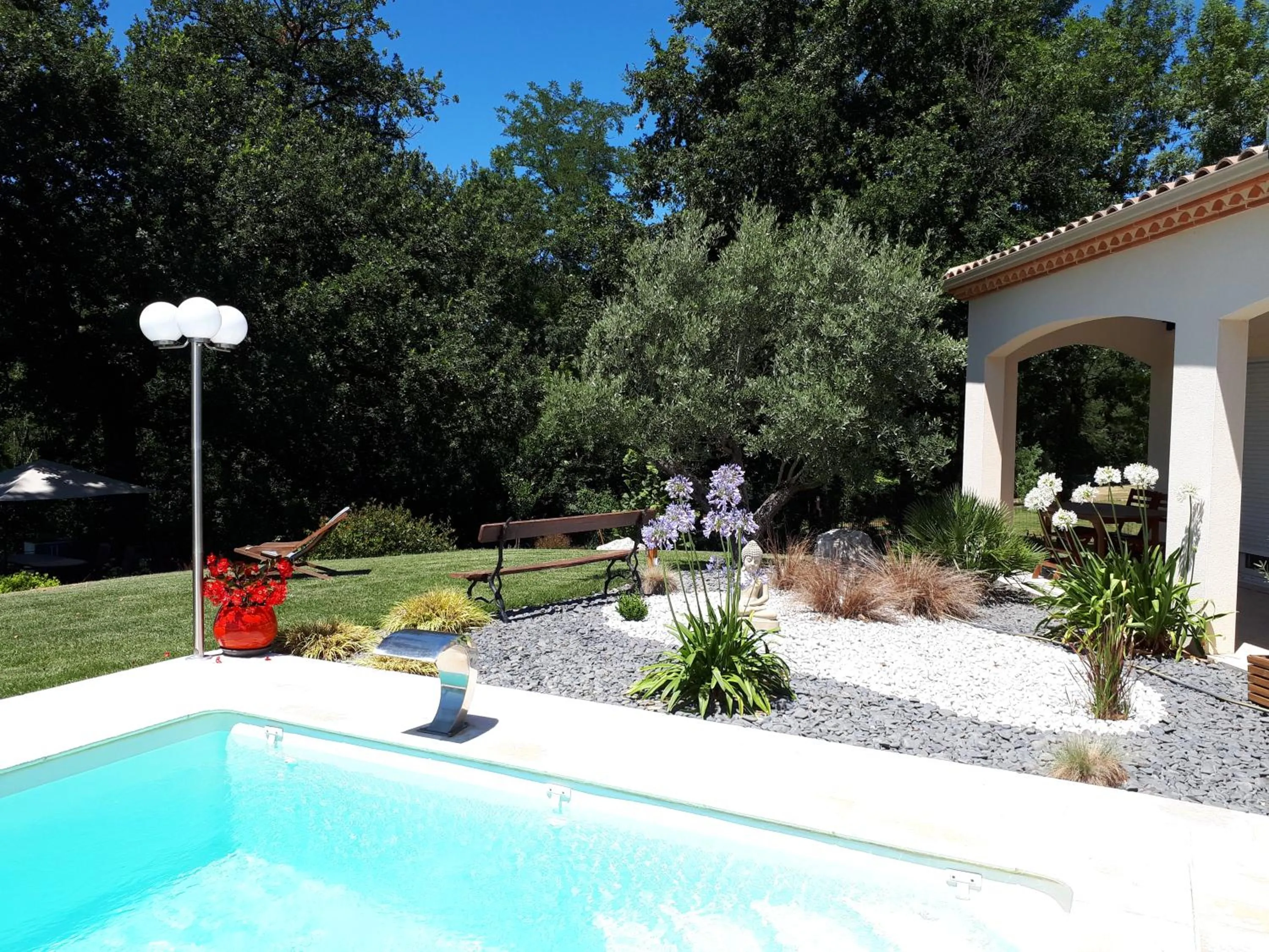 Swimming pool in La Chênaie