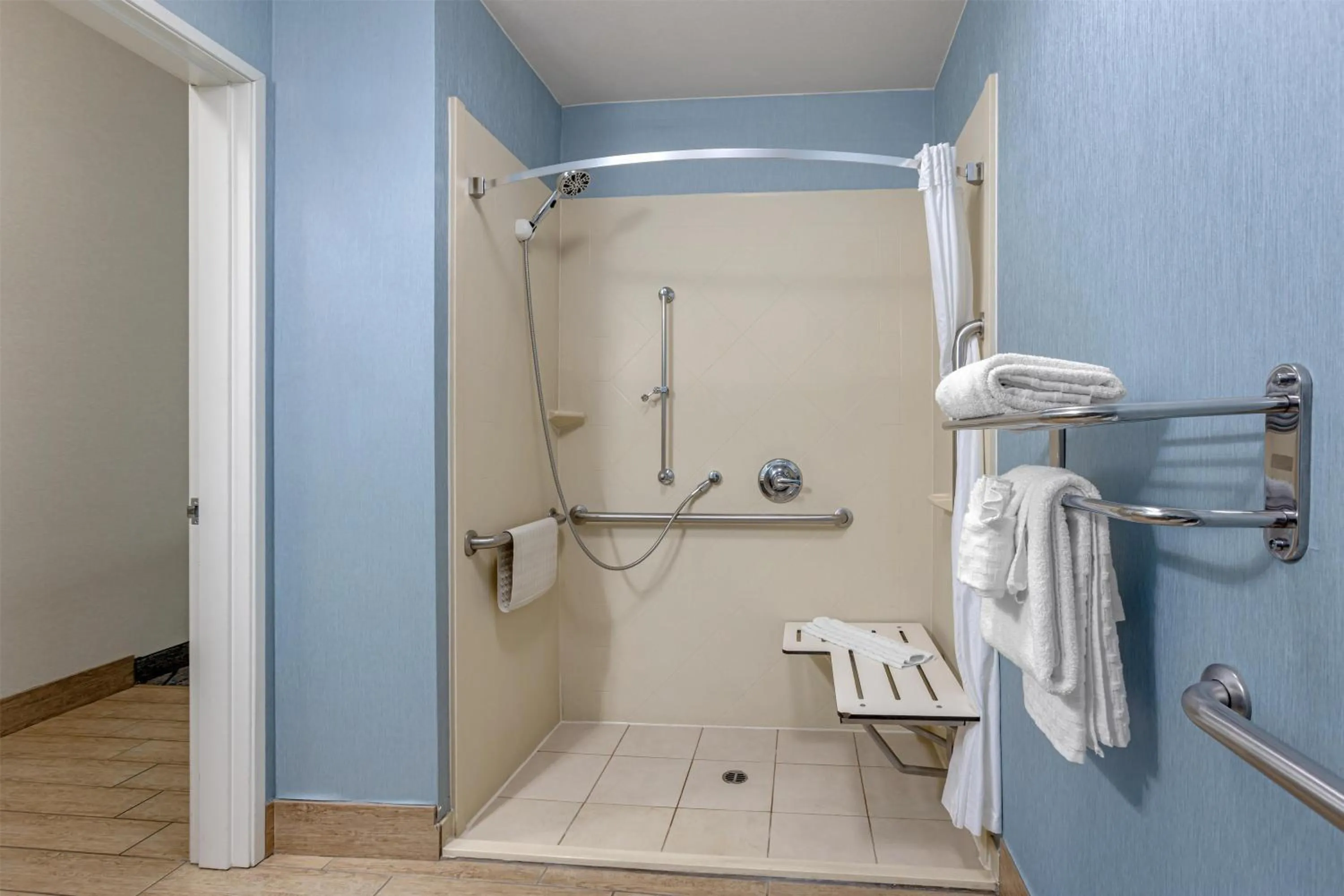 Bathroom in Best Western Plus Wasco Inn & Suites