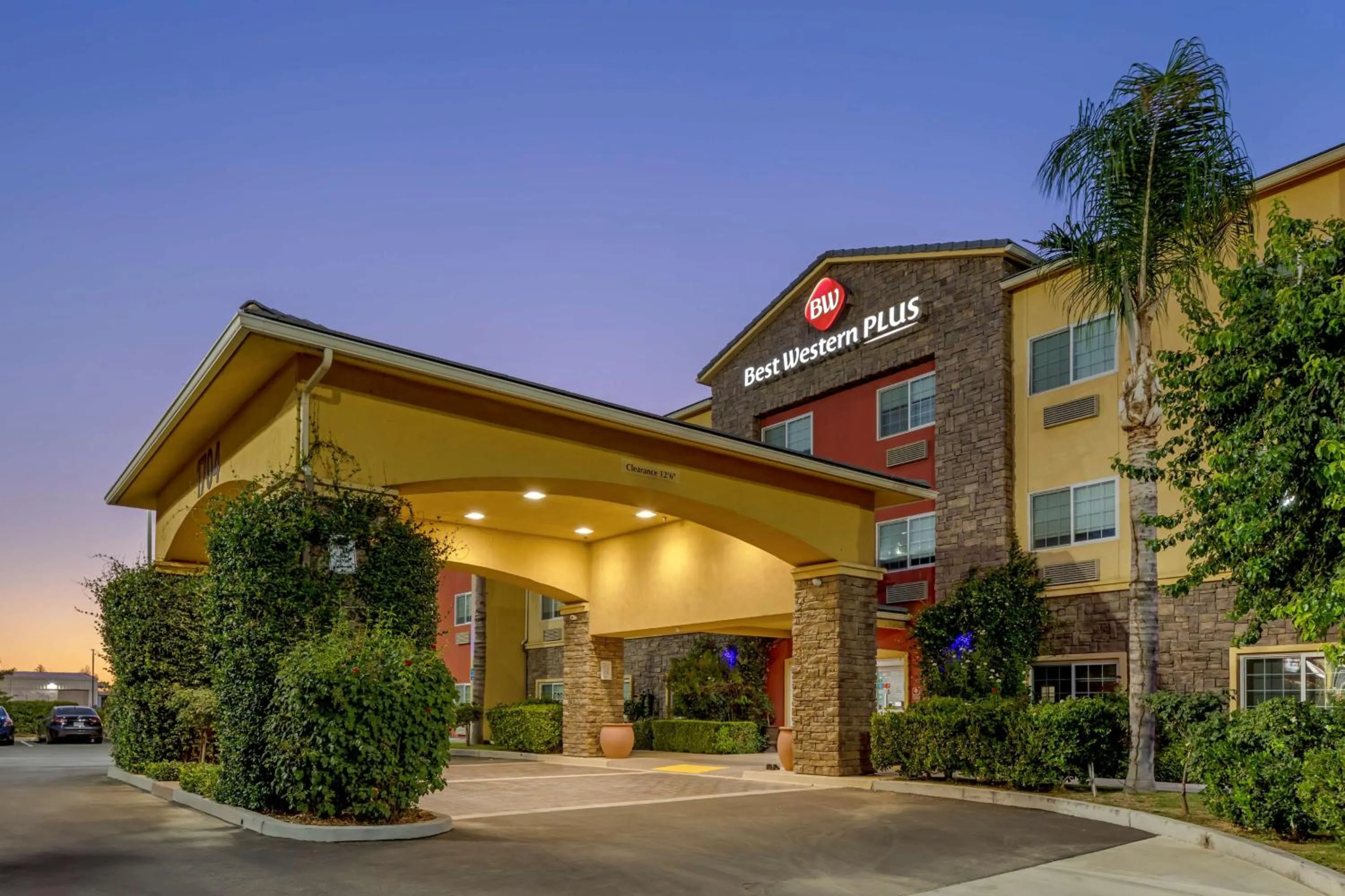 Property building in Best Western Plus Wasco Inn & Suites