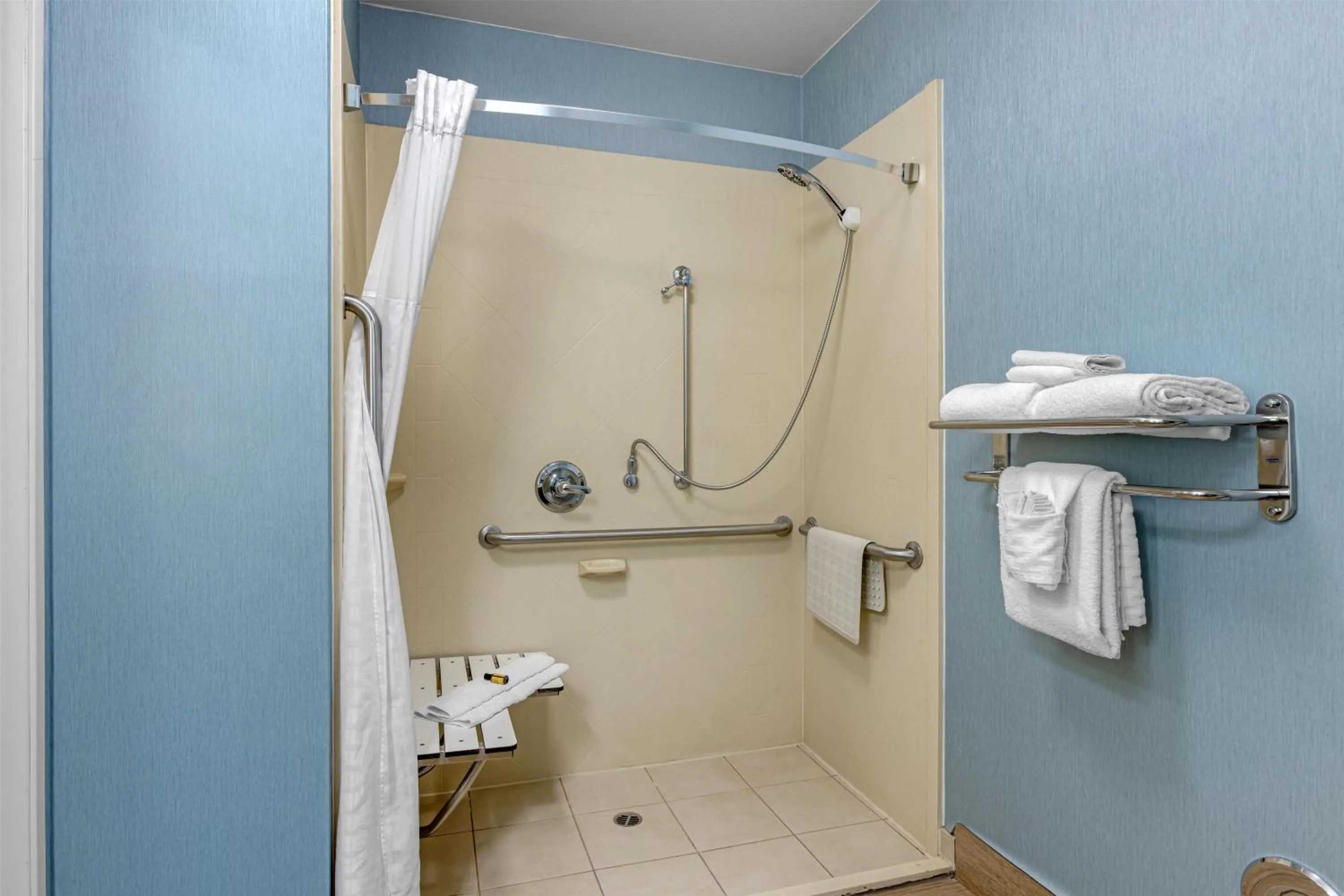 Bathroom in Best Western Plus Wasco Inn & Suites