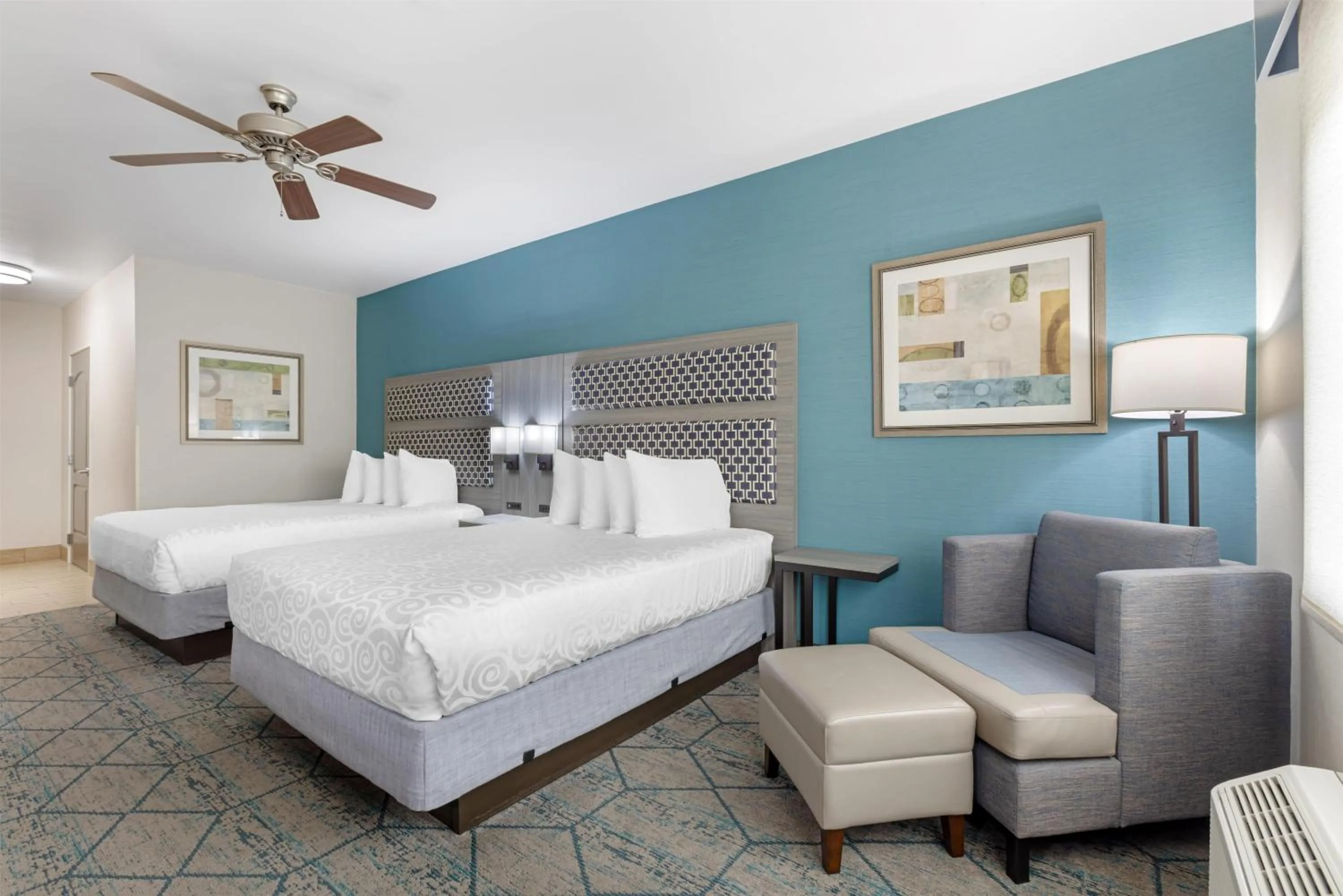 Bedroom, Bed in Best Western Plus Wasco Inn & Suites