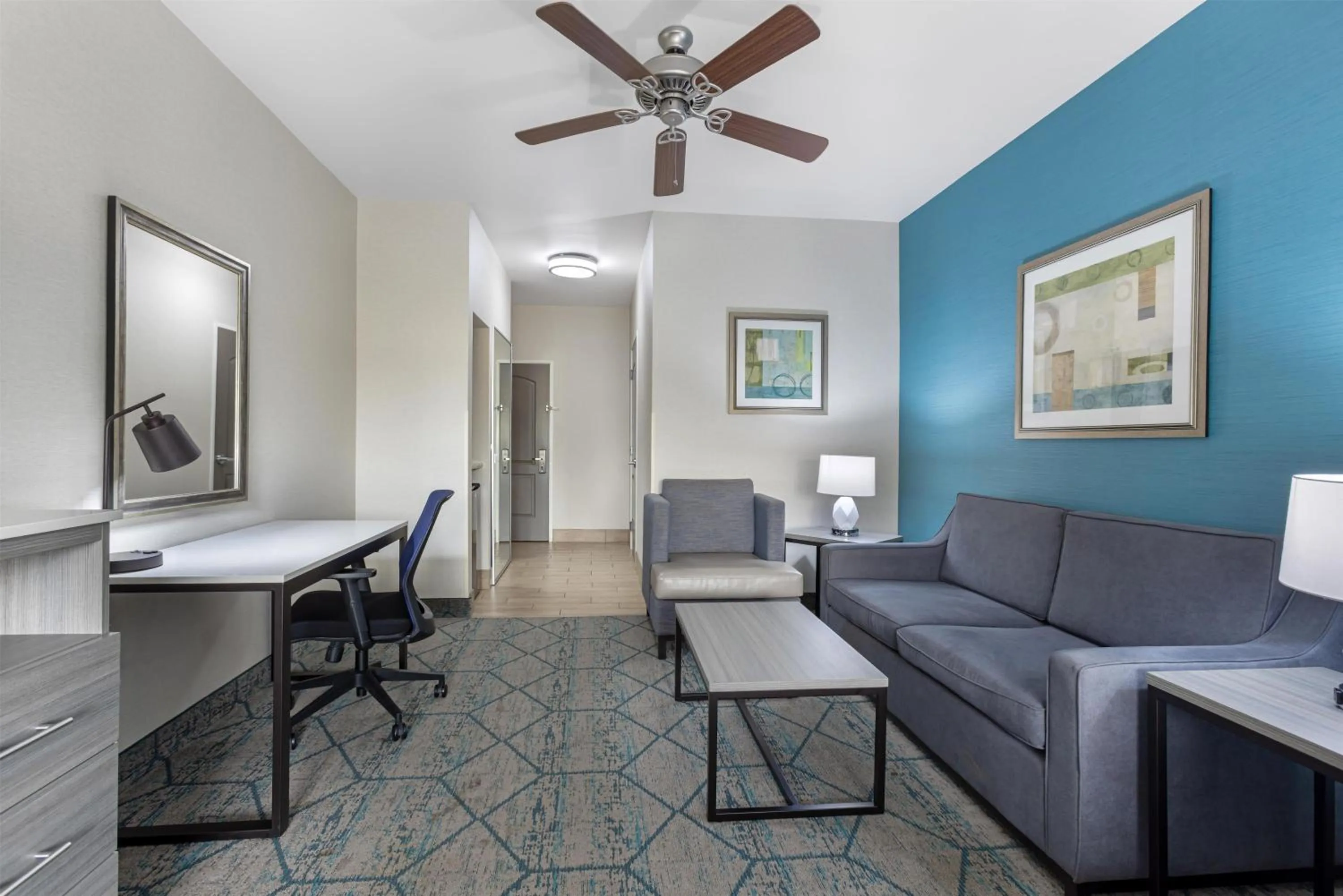 Bedroom in Best Western Plus Wasco Inn & Suites