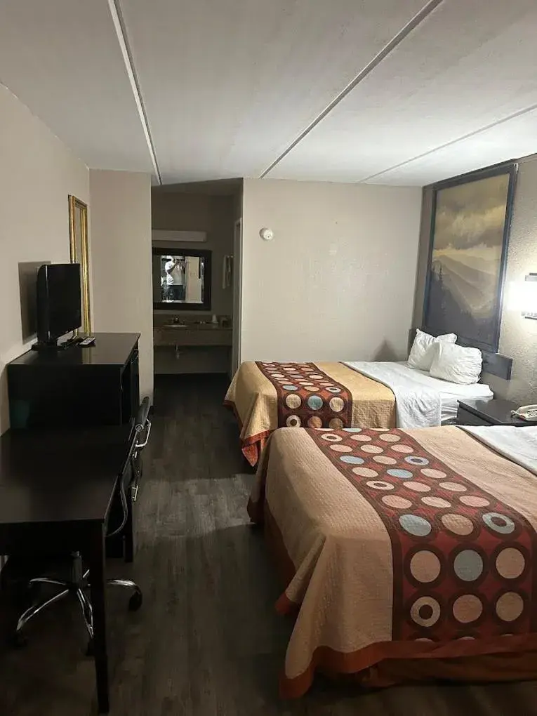 Double Room with Two Double Beds - Smoking in Super 8 by Wyndham Shelby Double Room with Two Double Beds - Smoking in Super 8 by Wyndham Shelby