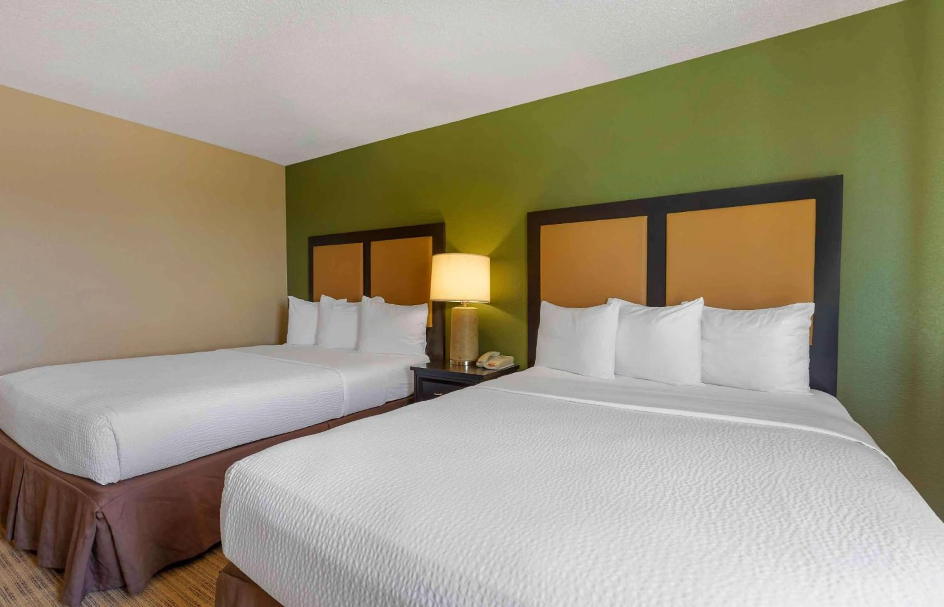 Bedroom, Bed in Extended Stay America Suites - Tallahassee - Killearn