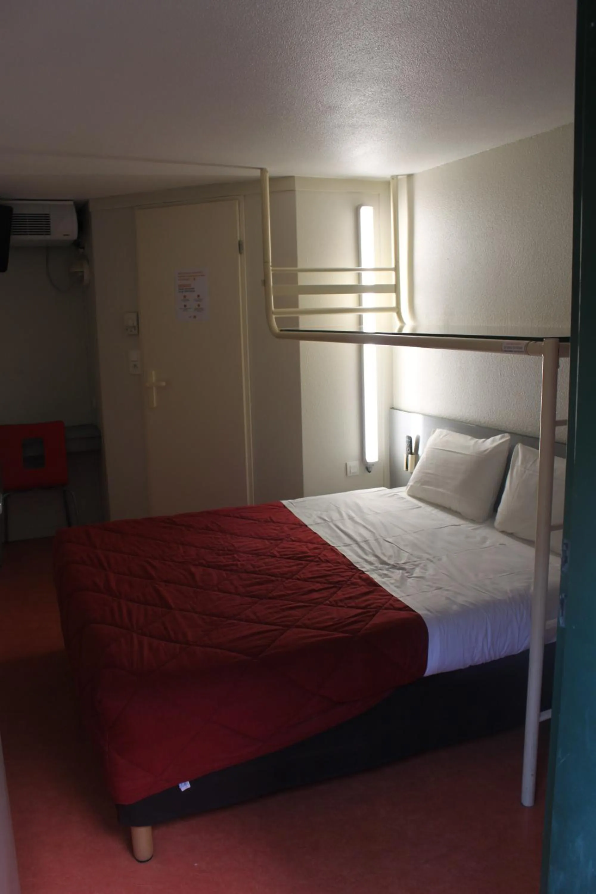 Bedroom, Bed in Hôtel Premiere Classe Pamiers