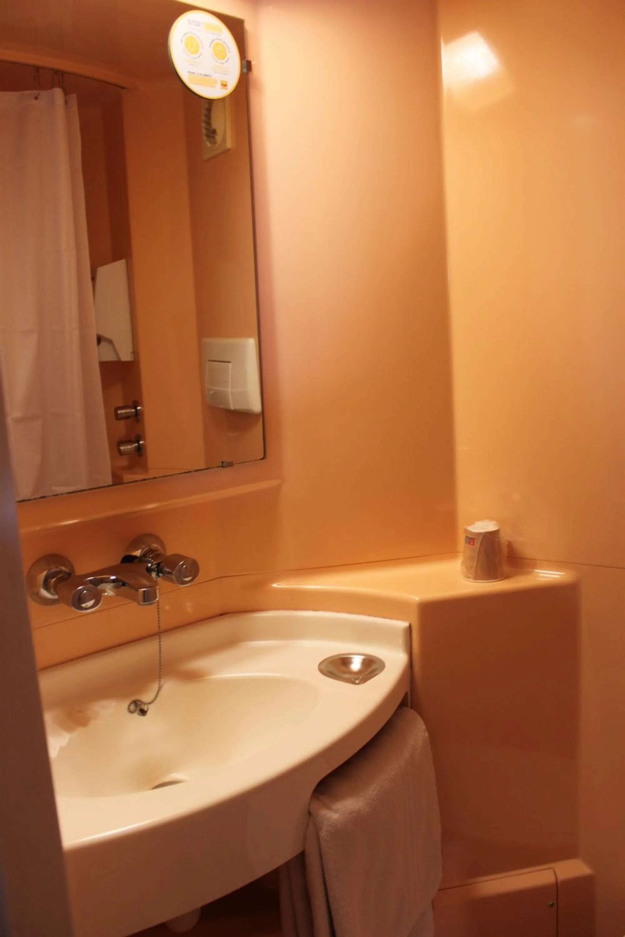 Bathroom in Hôtel Premiere Classe Pamiers