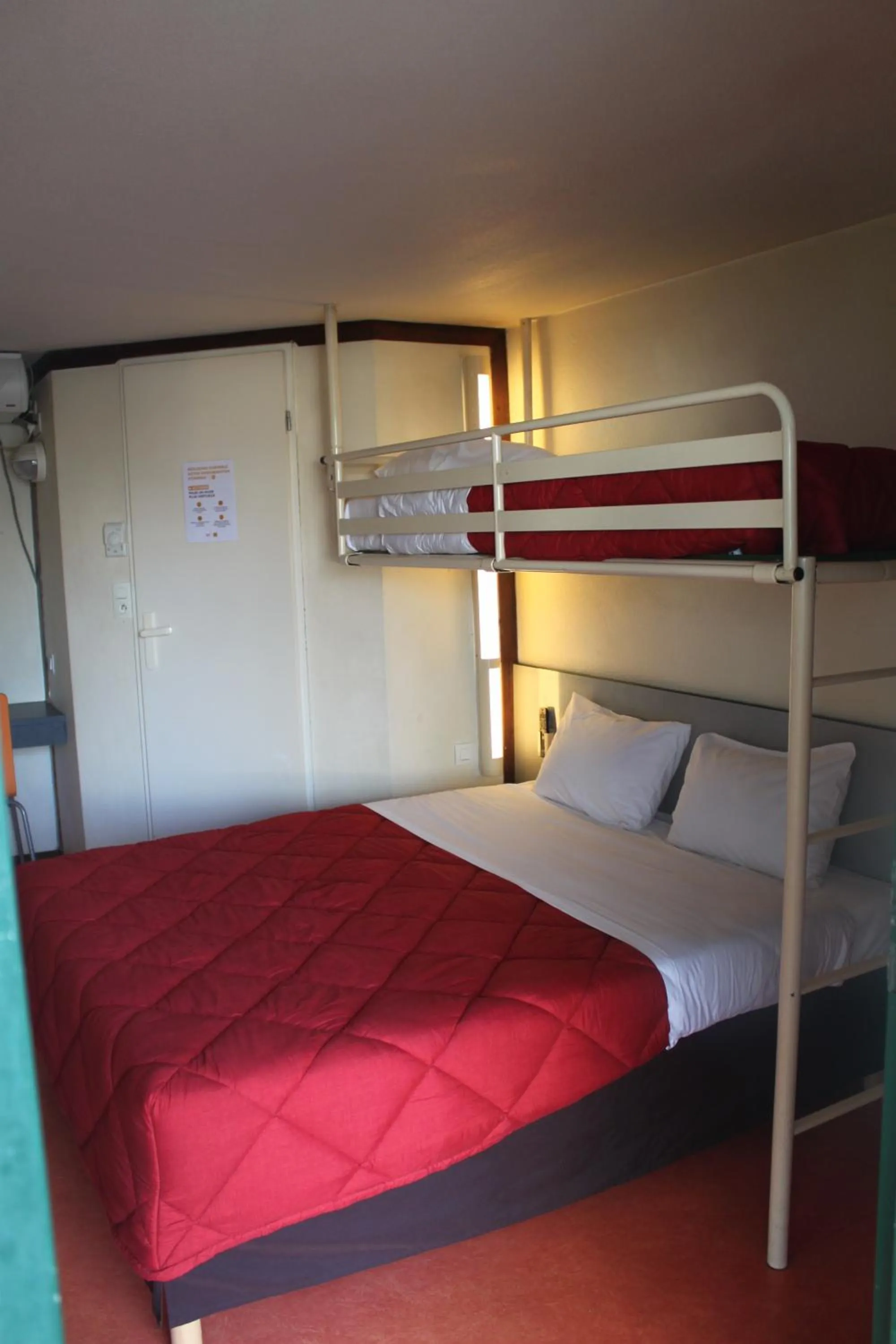 Bedroom, Bed in Hôtel Premiere Classe Pamiers