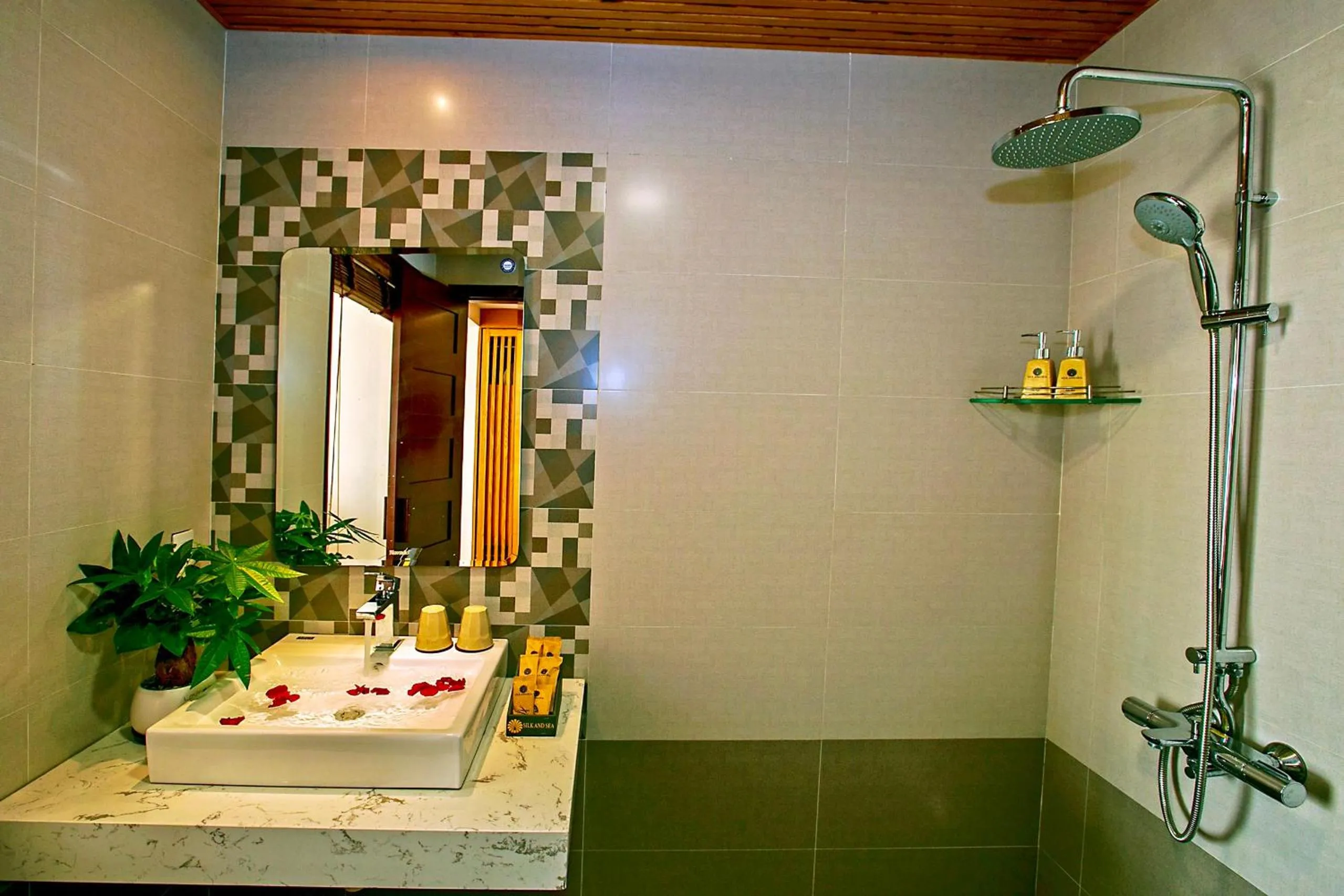 Shower in Silk and Sea Hotel
