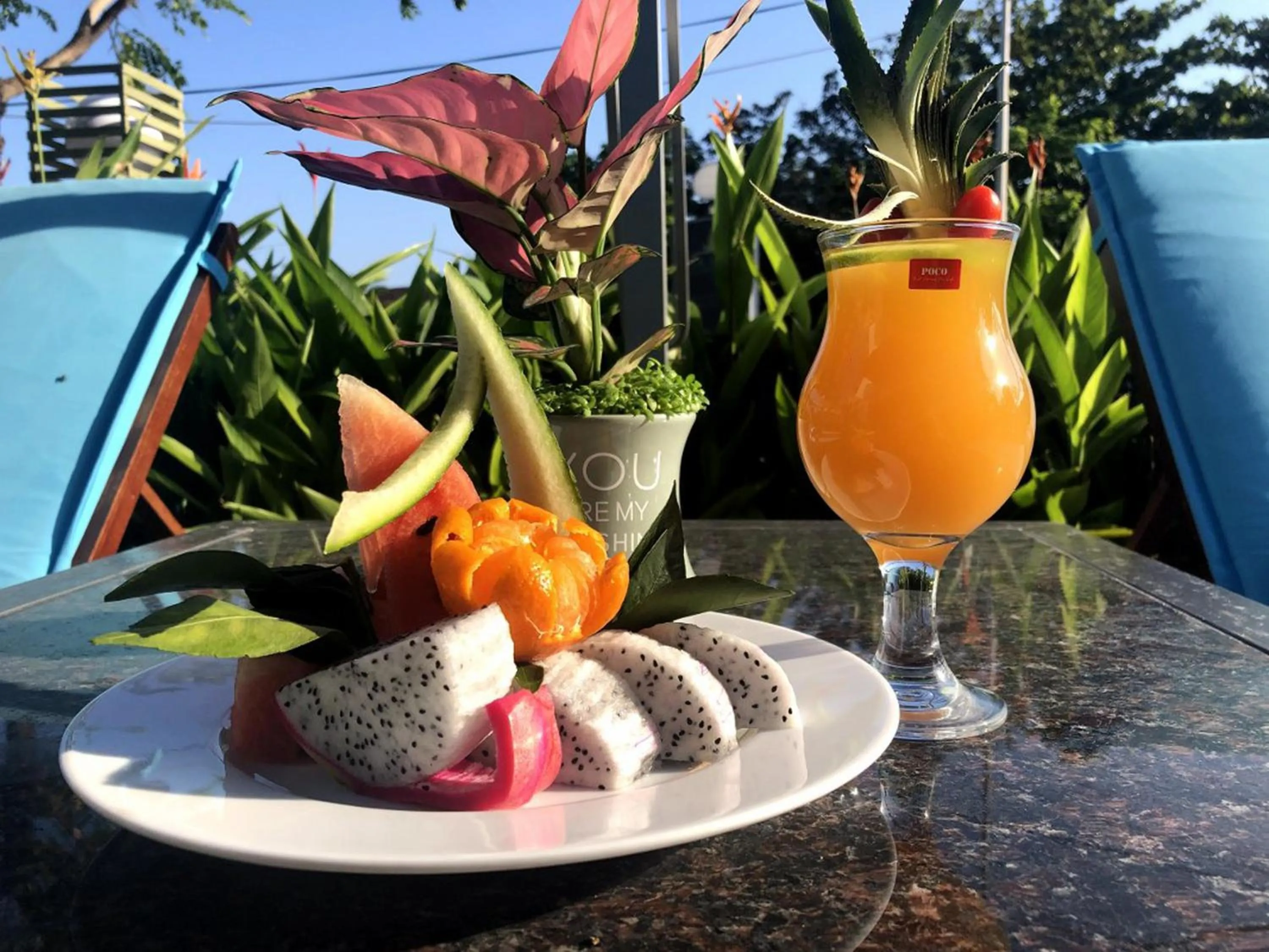 Restaurant/places to eat in Silk and Sea Hotel