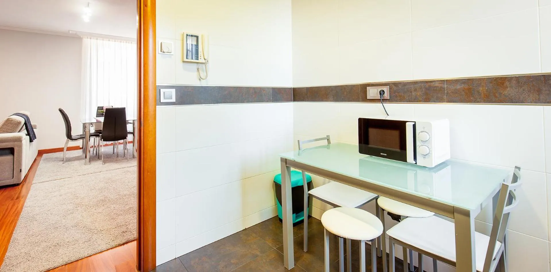 Kitchen or kitchenette in Apartamentos Villa Zoila Baiona