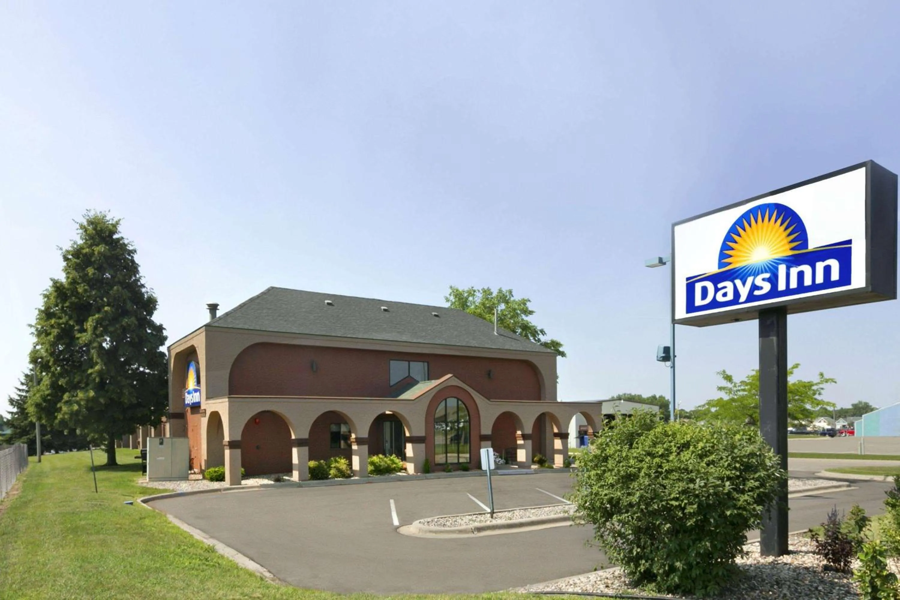 Property building in Days Inn by Wyndham Willmar