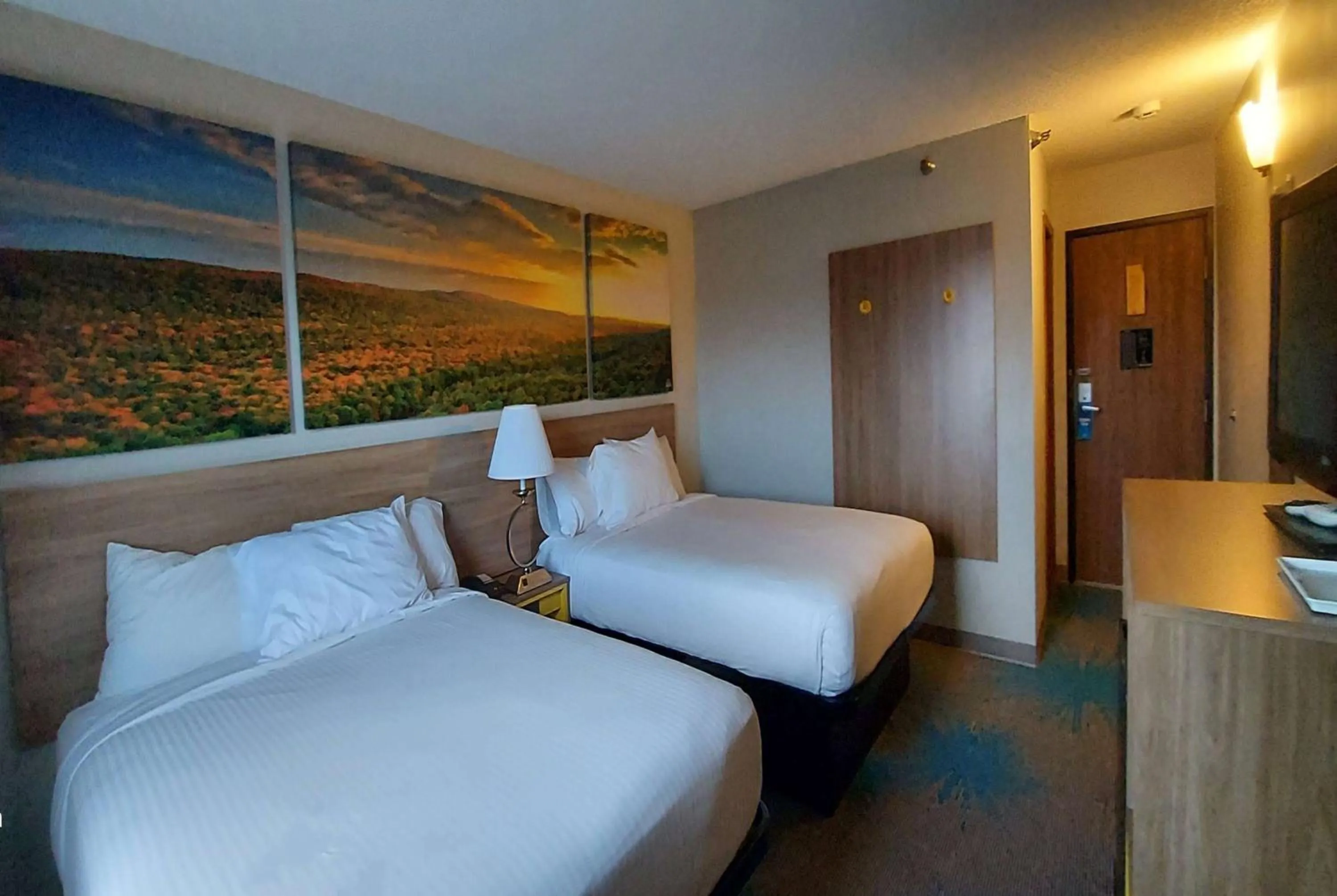 Photo of the whole room, Bed in Days Inn by Wyndham Willmar