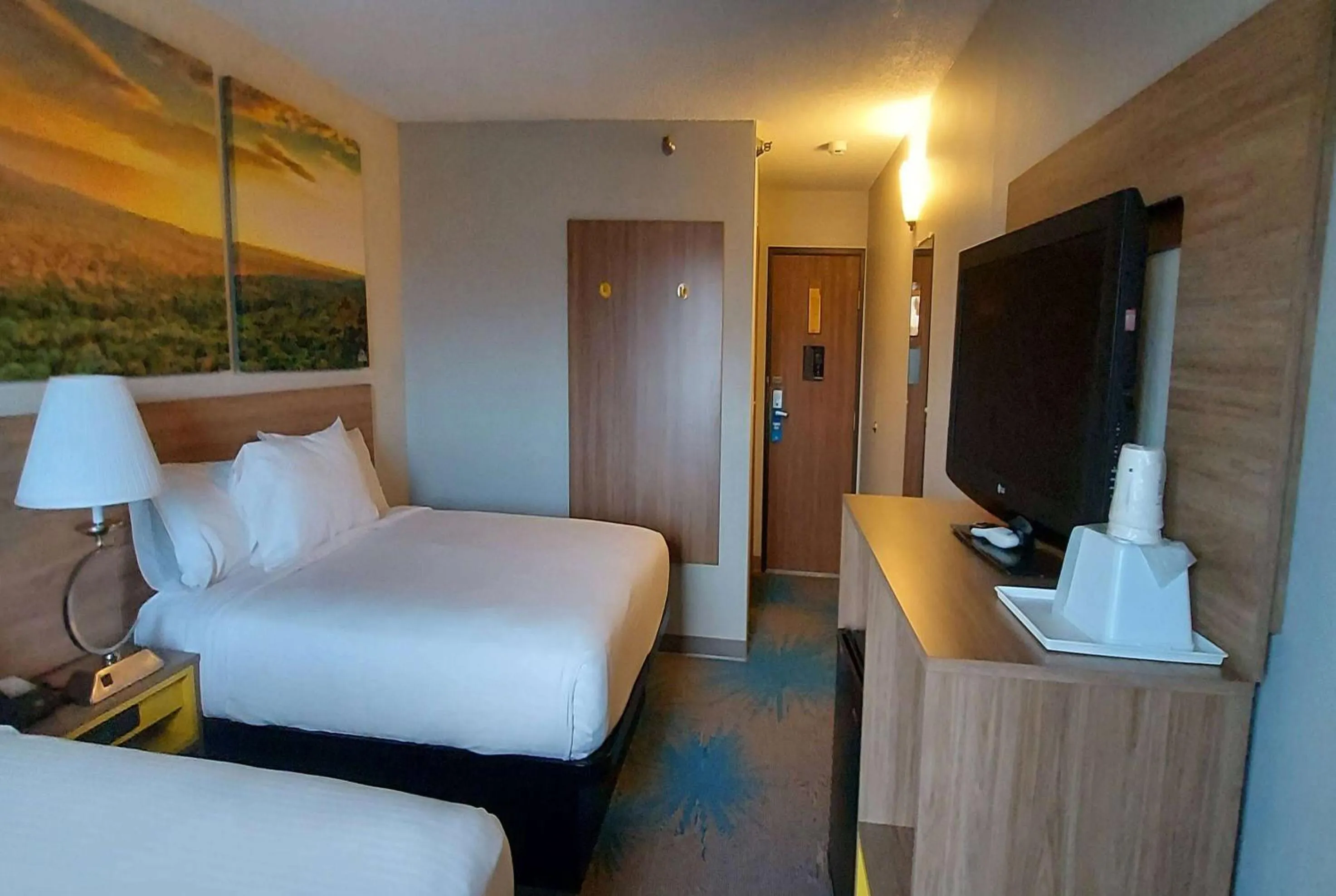 Photo of the whole room, Bed in Days Inn by Wyndham Willmar