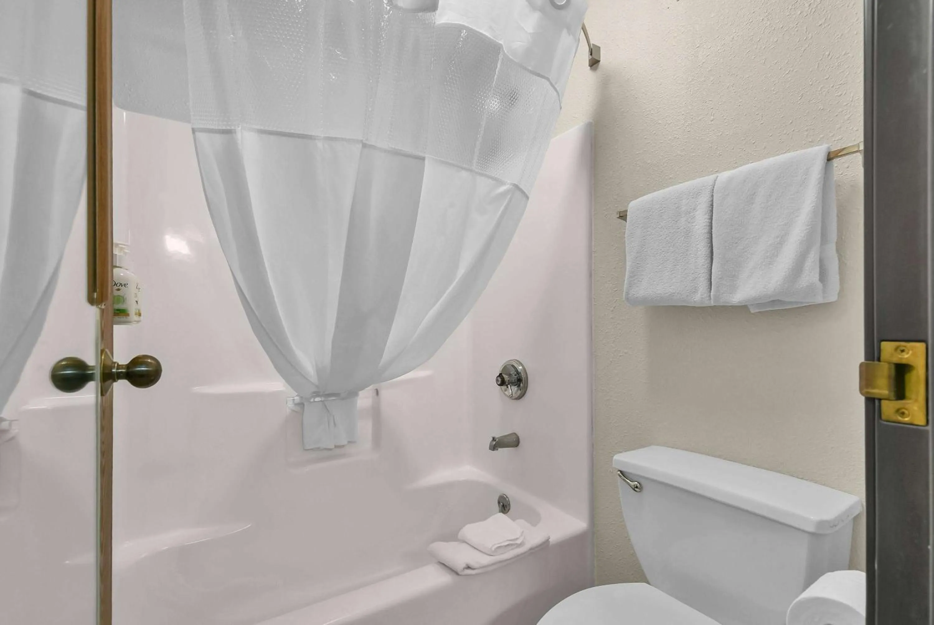 Bathroom in Baymont by Wyndham Zanesville