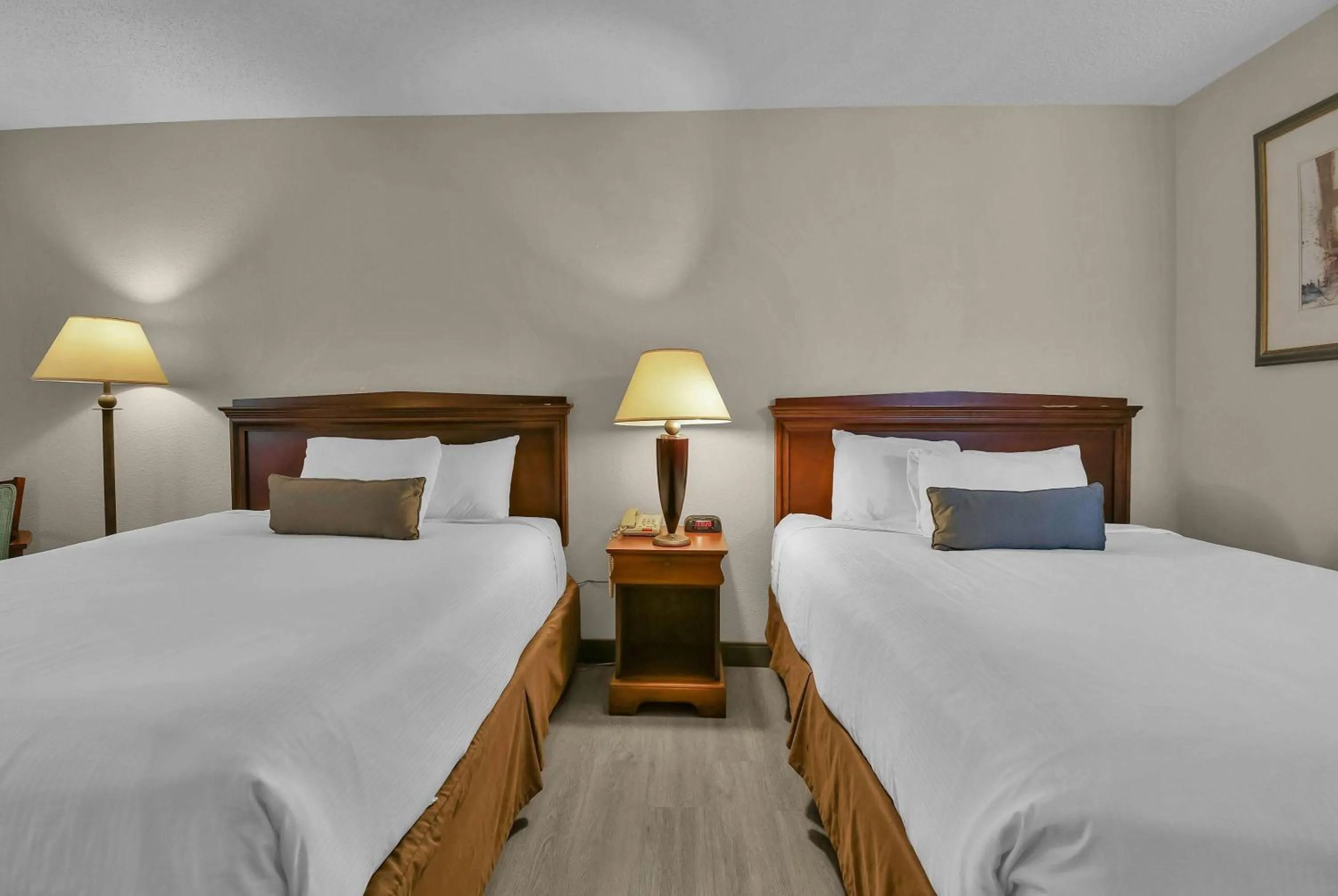 Photo of the whole room, Bed in Baymont by Wyndham Zanesville