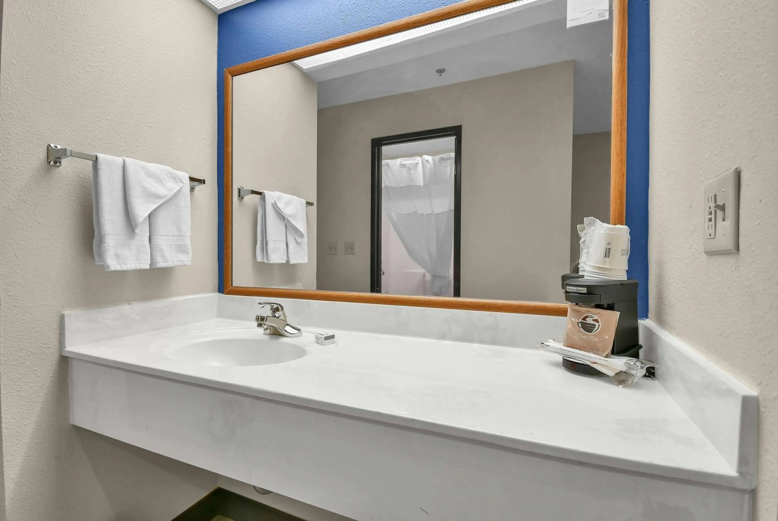 Bathroom in Baymont by Wyndham Zanesville