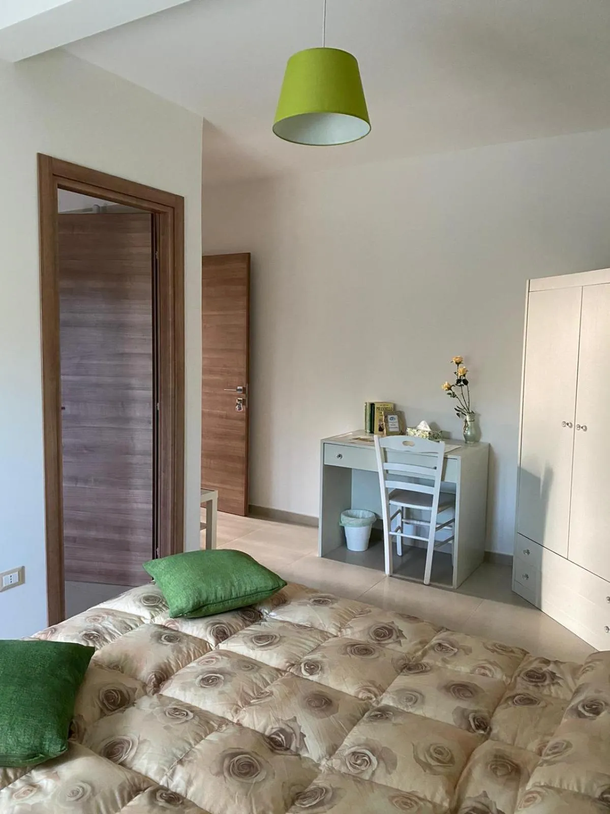 Bed in B&B IRIS COTTAGE