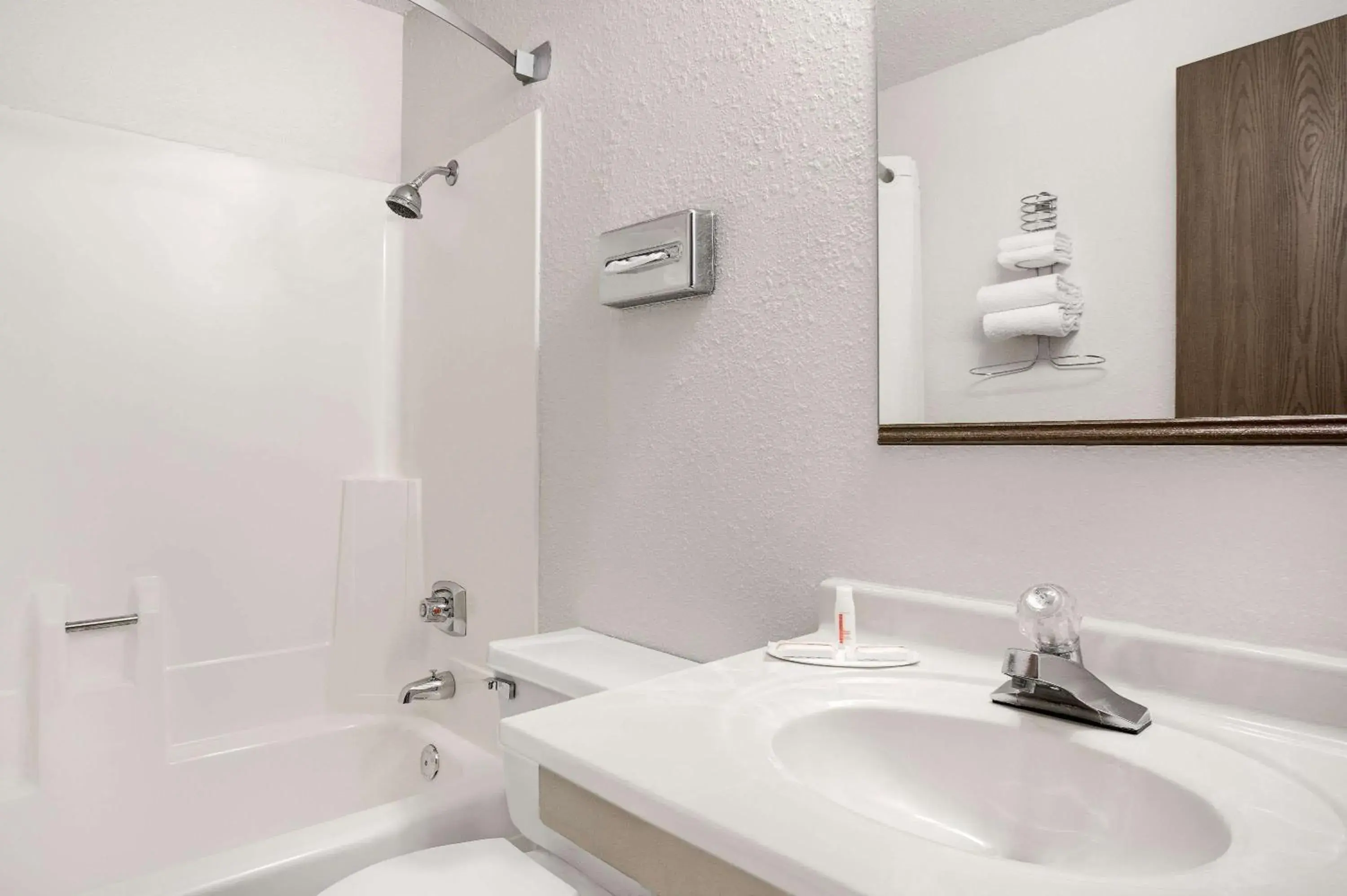 Double Room with Two Double Beds - Pet Friendly/Non-Smoking in Super 8 by Wyndham Willmar Double Room with Two Double Beds - Pet Friendly/Non-Smoking in Super 8 by Wyndham Willmar