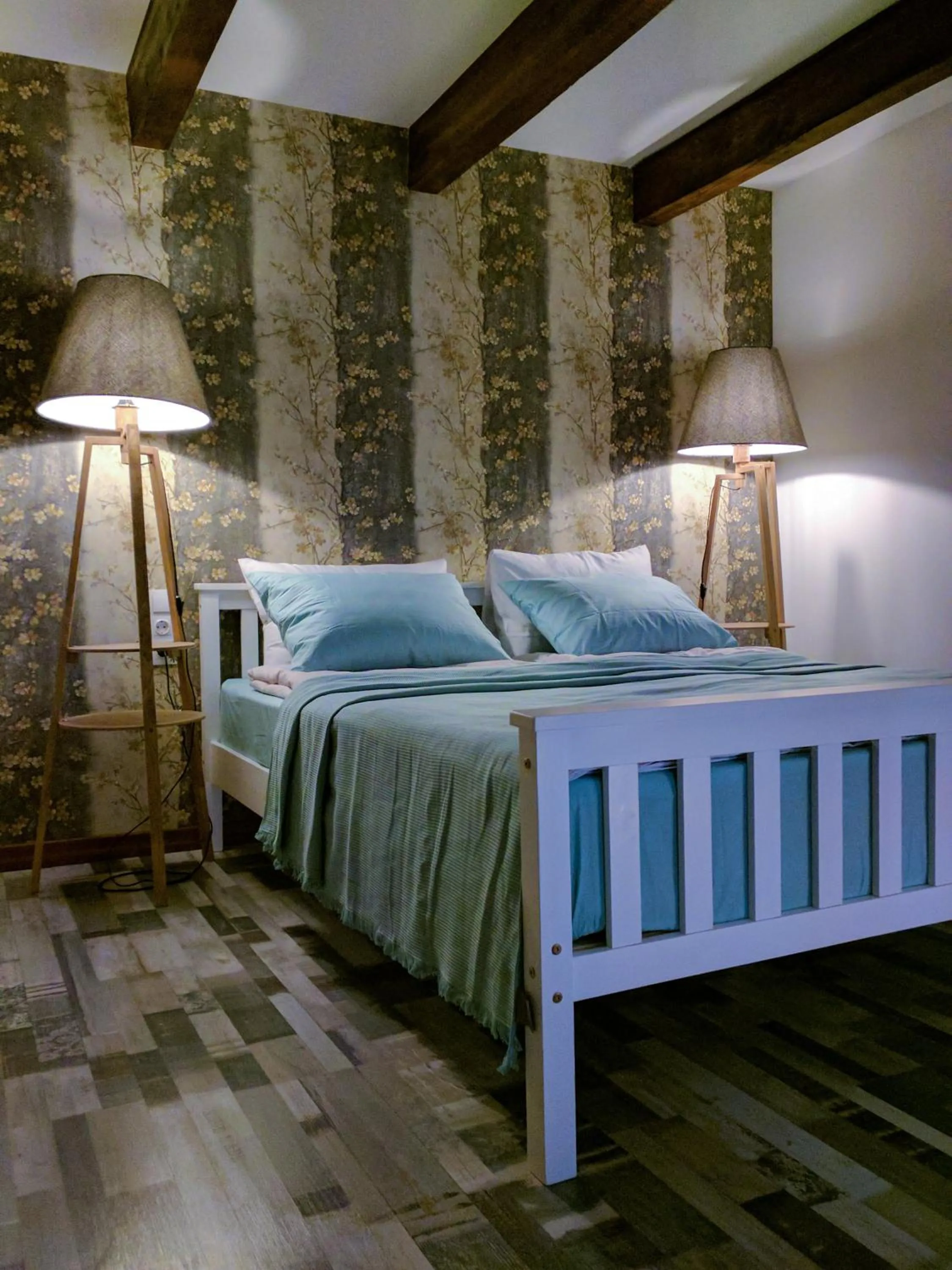 Bed in Cozy Studios on Freedom Square