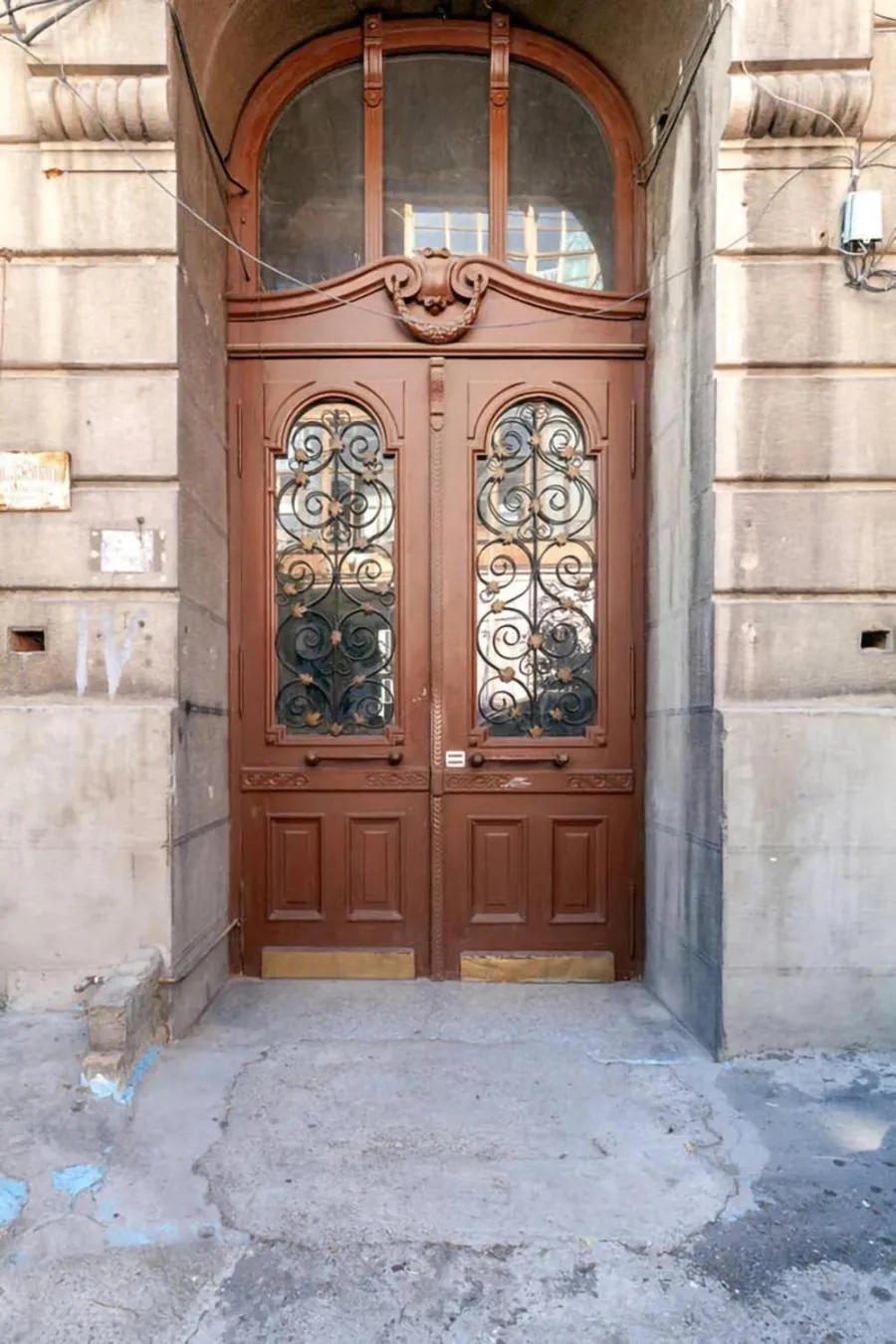 Facade/entrance in Cozy Studios on Freedom Square