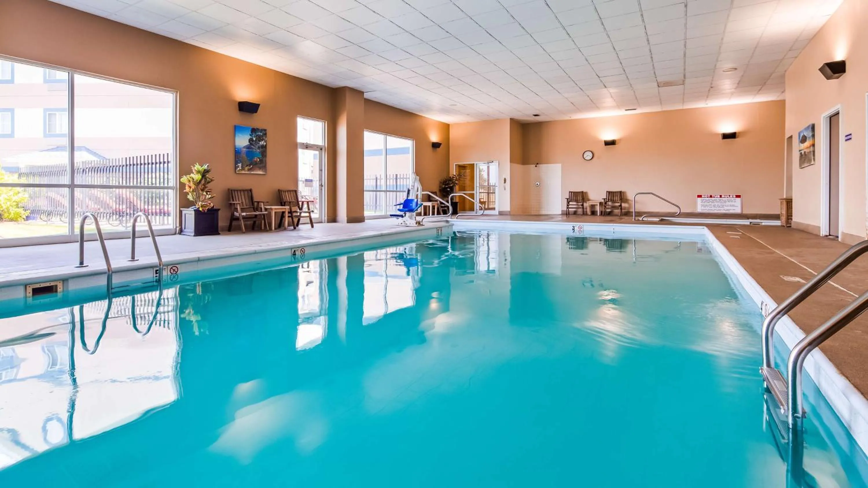 Pool view in Best Western Plus Brandywine Inn & Suites