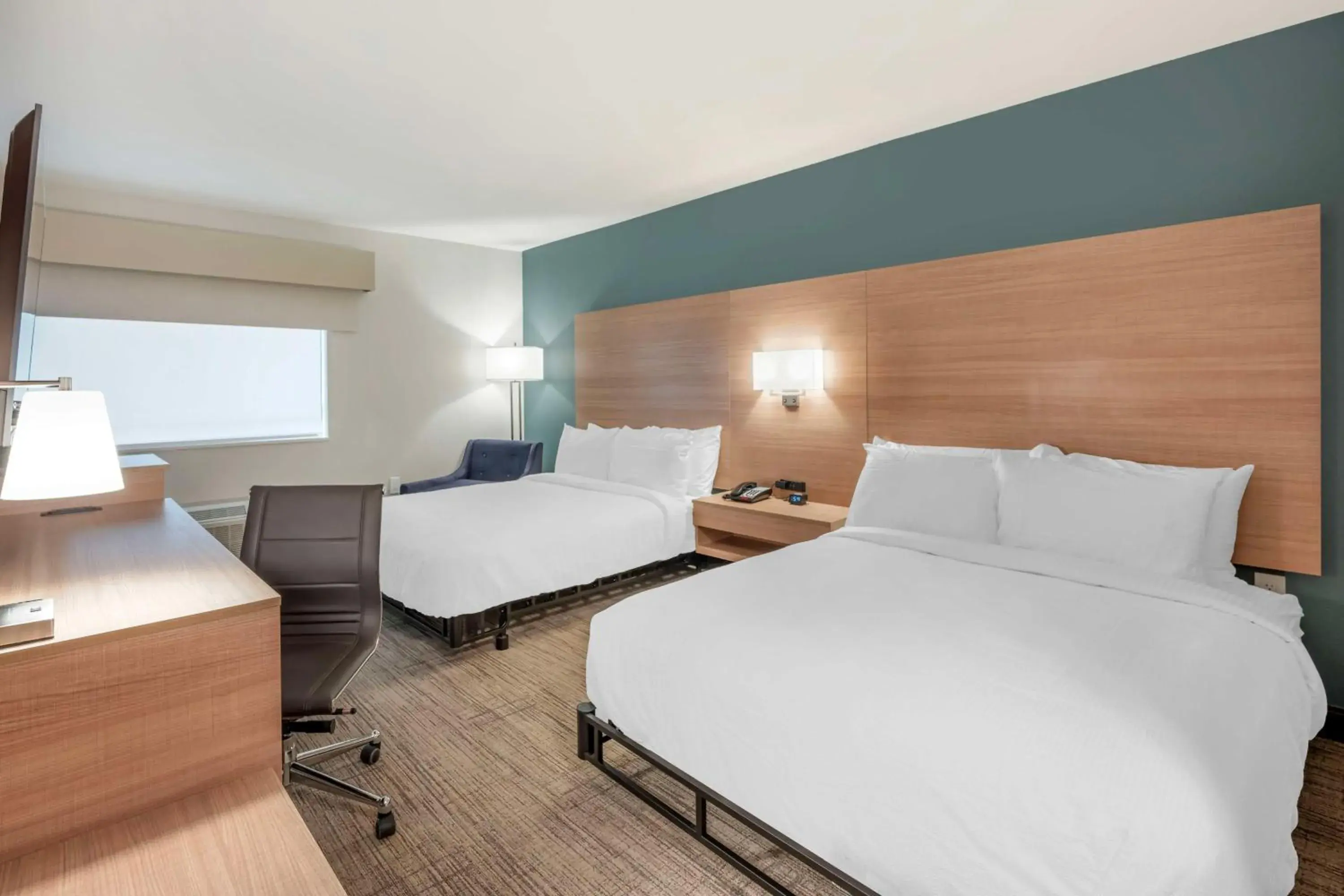 Queen Room with Two Queen Beds and Bathtub - Disability Access/Non-Smoking in Best Western River Cities Queen Room with Two Queen Beds and Bathtub - Disability Access/Non-Smoking in Best Western River Cities