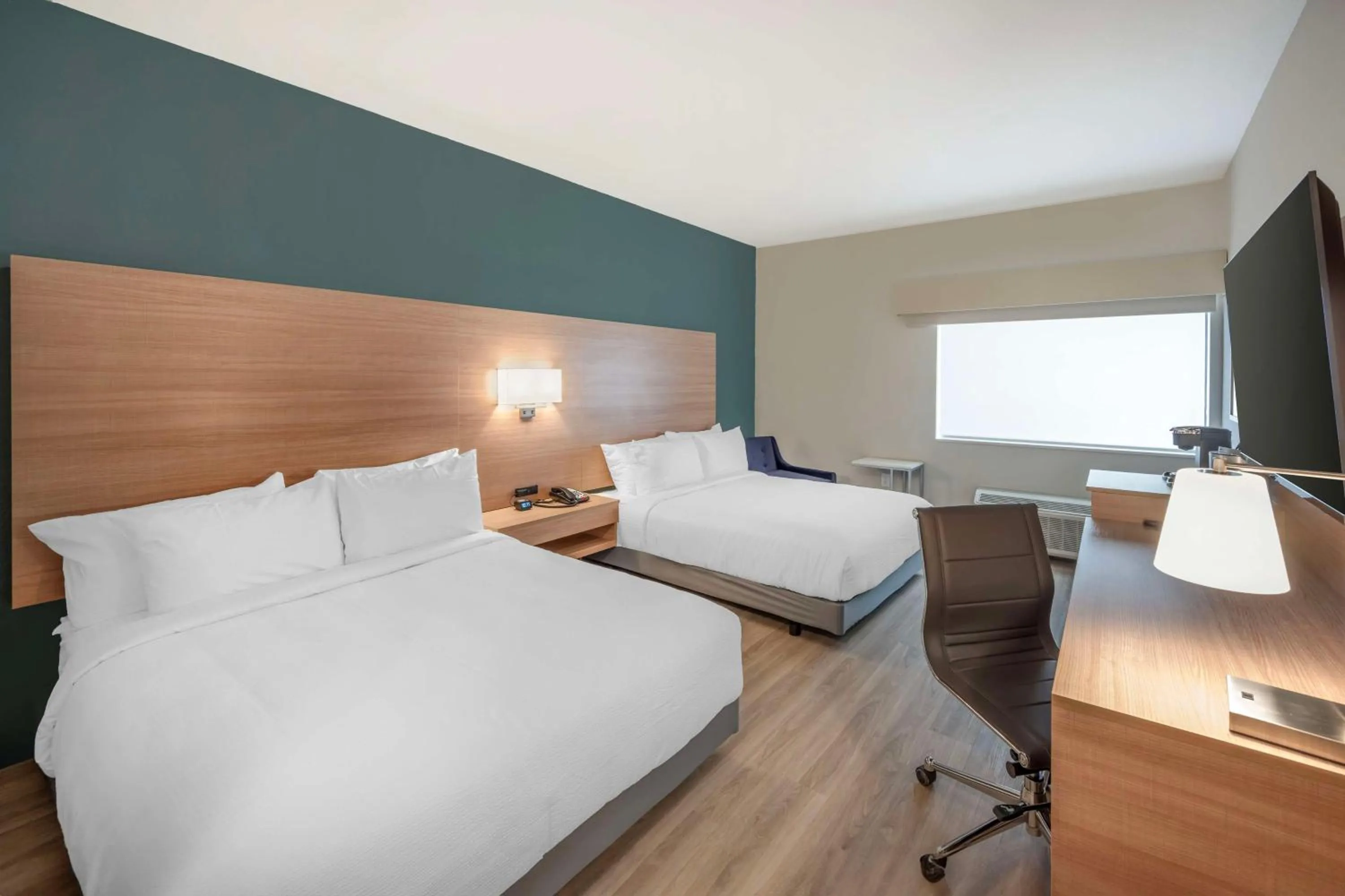 Bedroom, Bed in Best Western River Cities