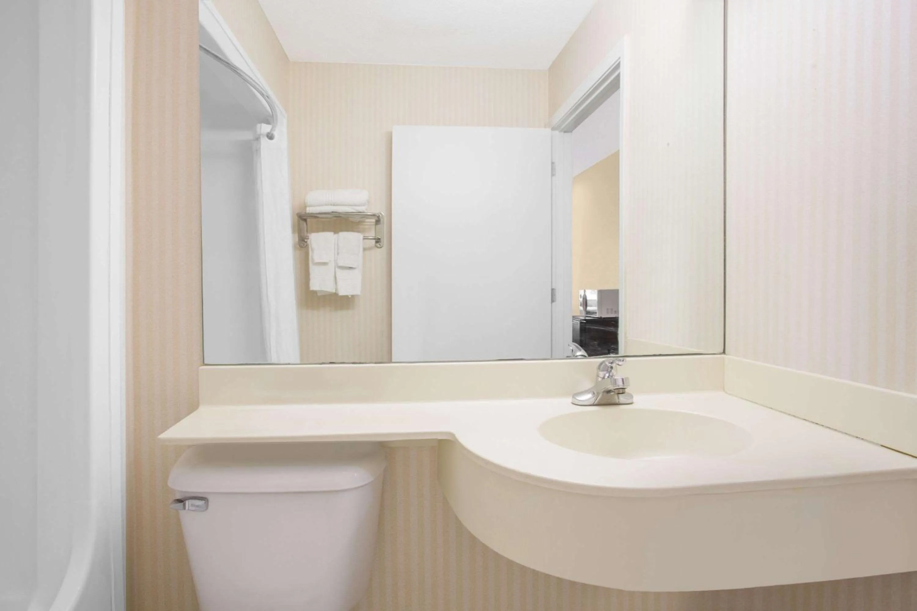 Bathroom in Microtel Inn & Suites by Wyndham Kannapolis/Concord