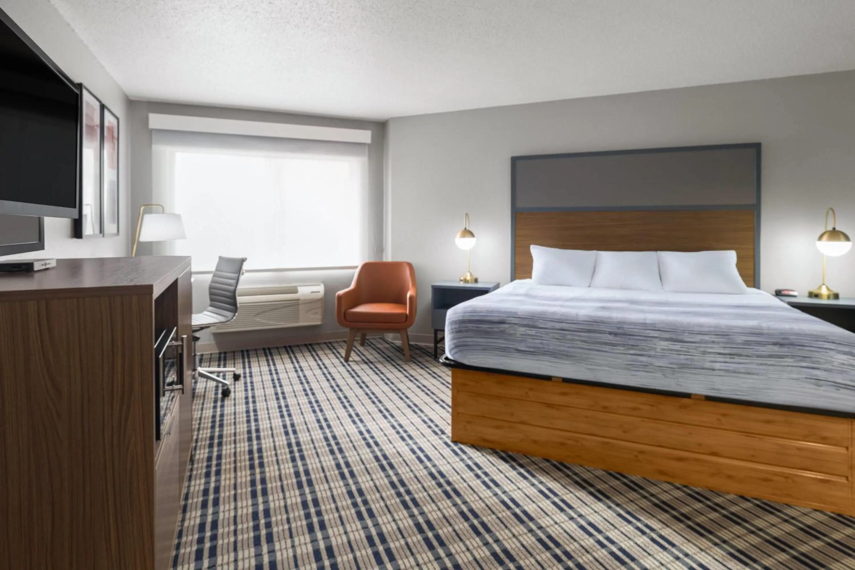 Bath, Bed in AmericInn by Wyndham Muscatine