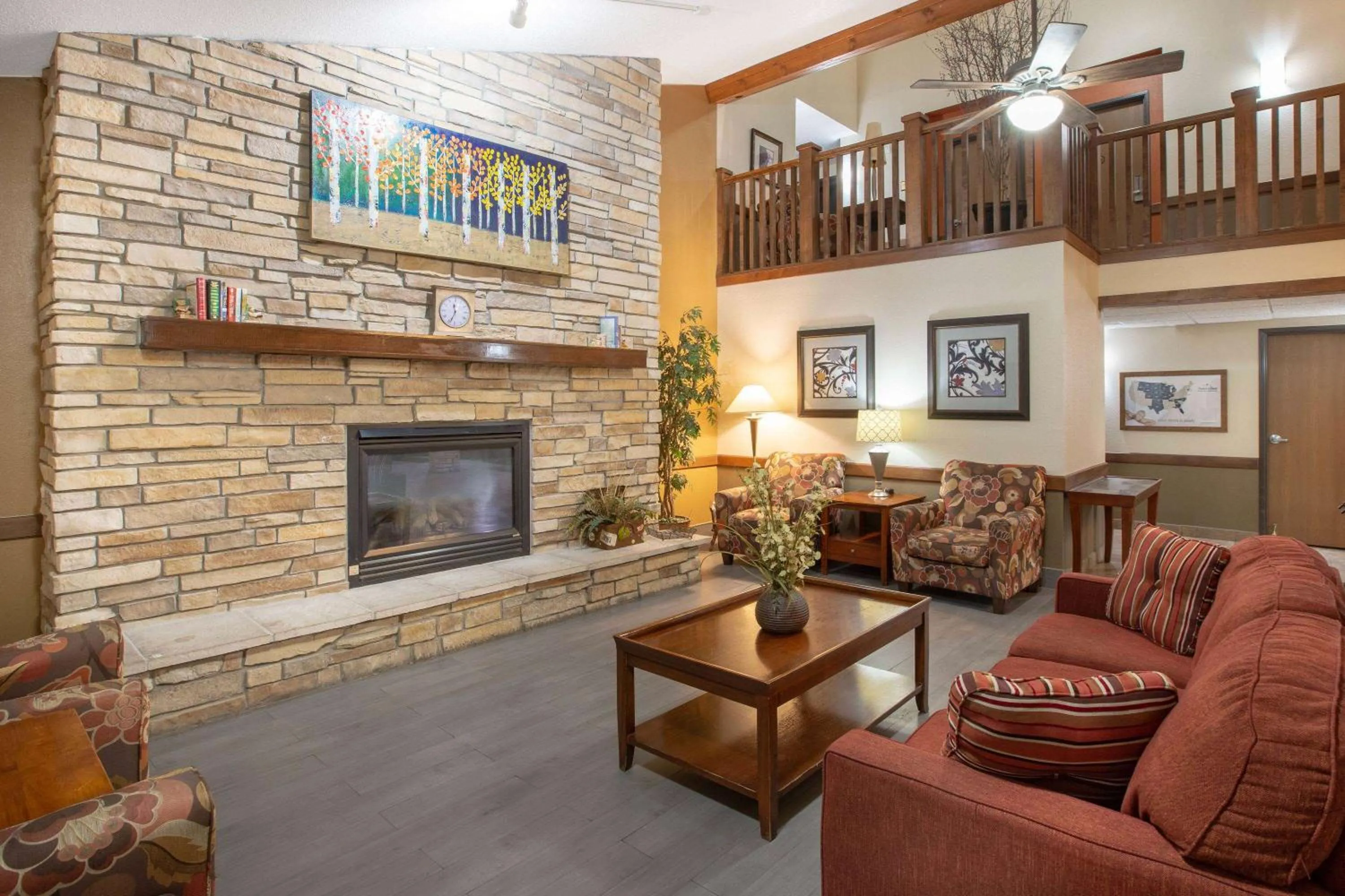 Lobby or reception in AmericInn by Wyndham Muscatine