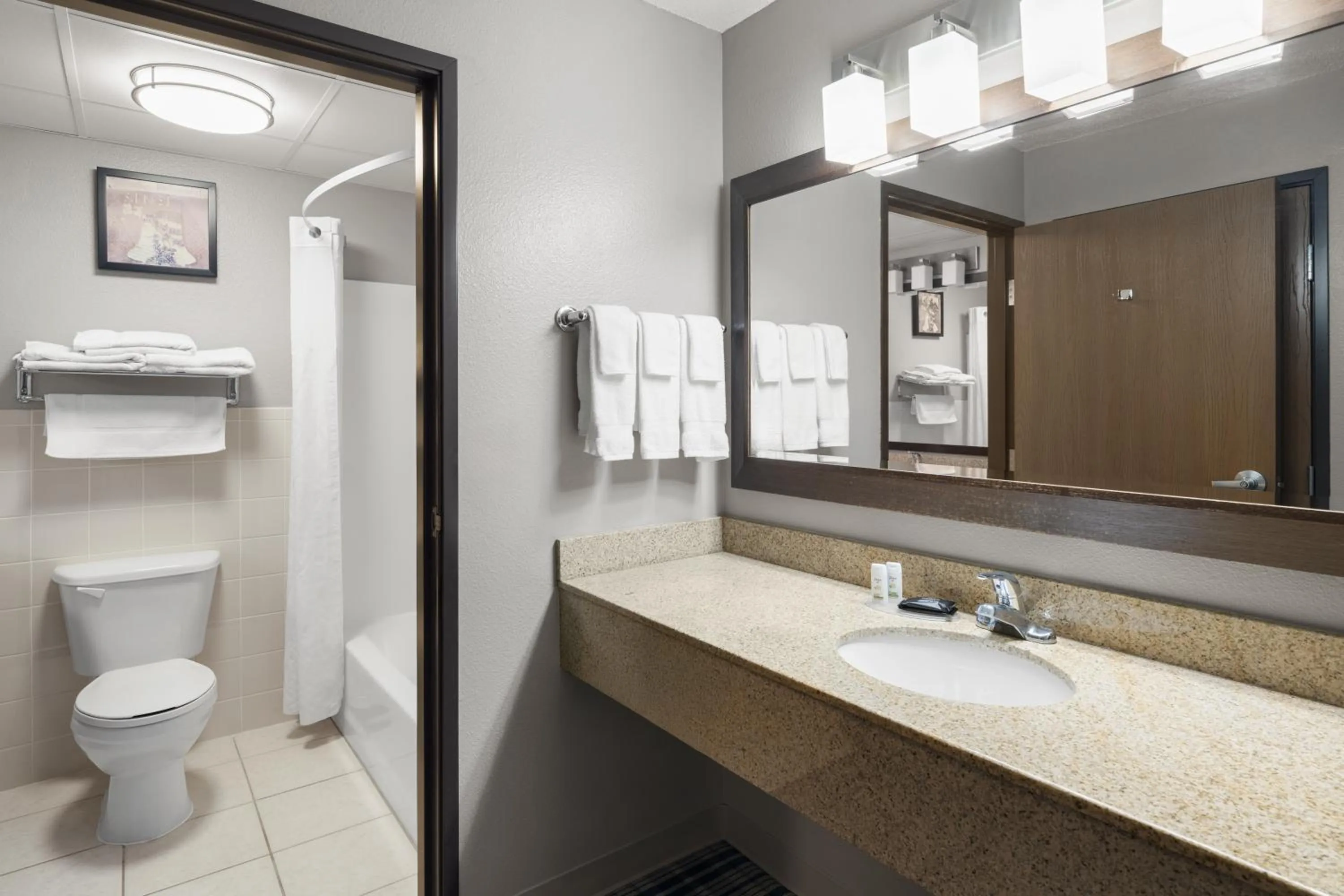 AmericInn by Wyndham Muscatine