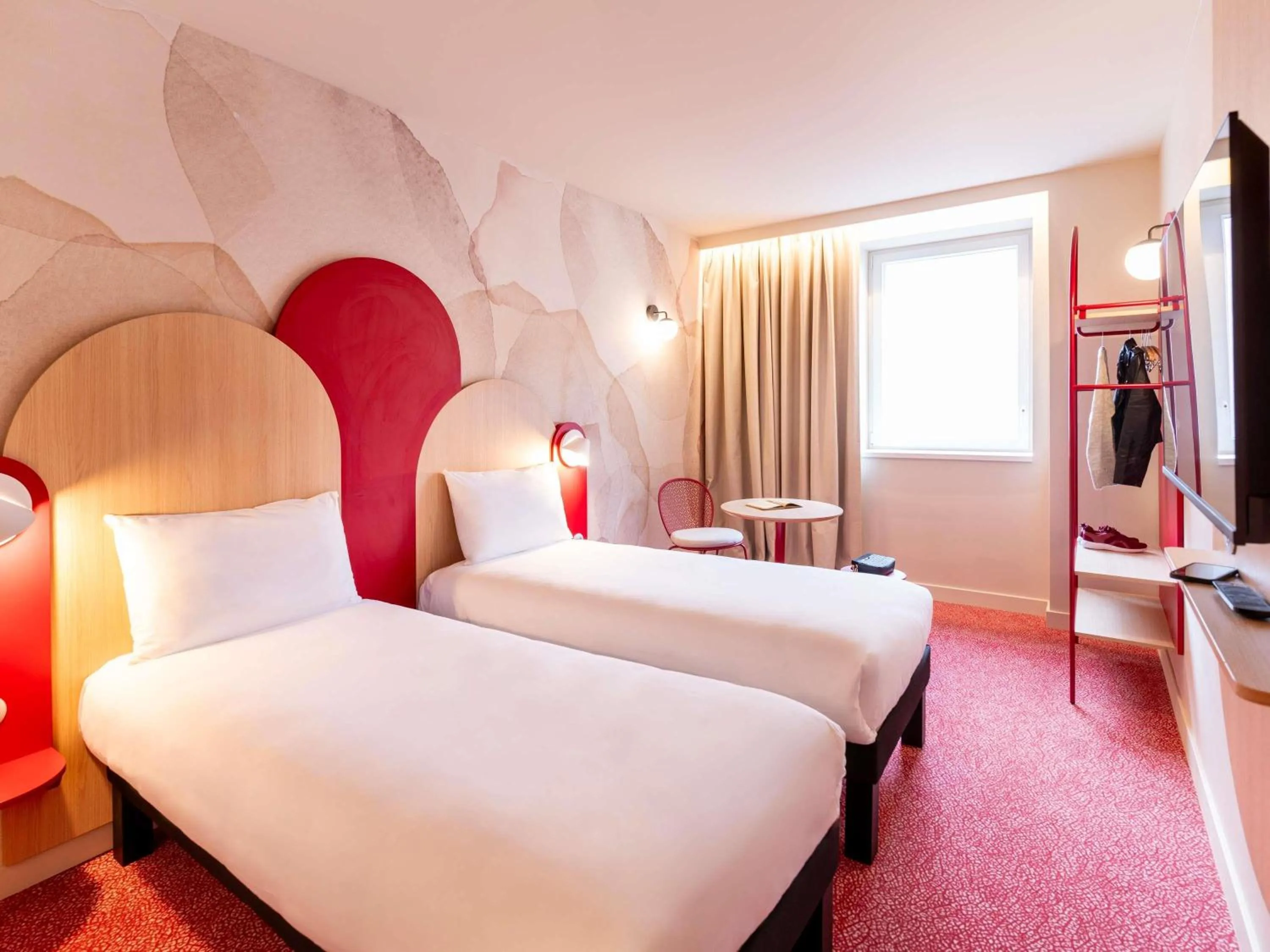 Bedroom, Bed in Ibis Styles Strasbourg Centre République