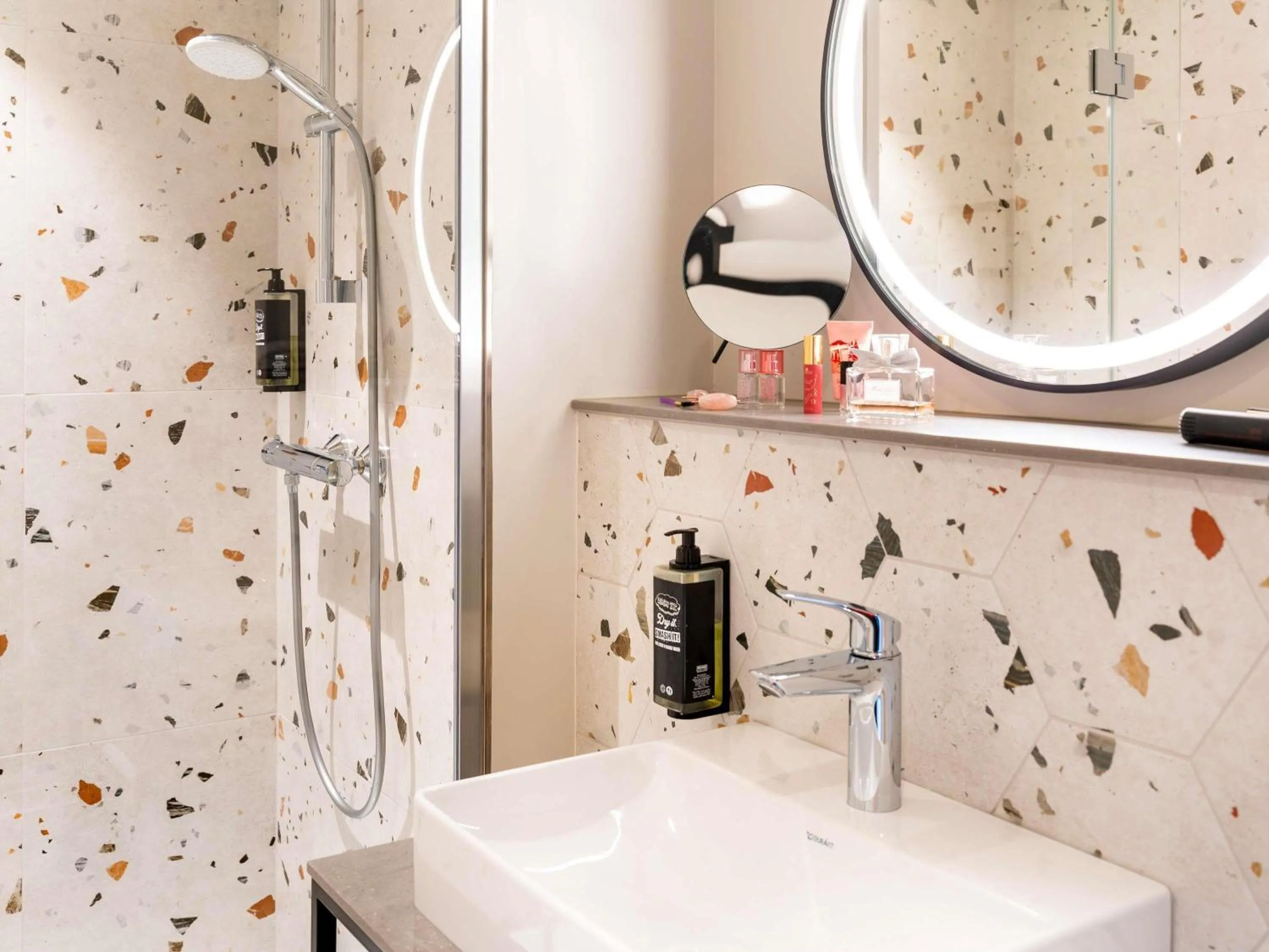 Bedroom in Ibis Styles Strasbourg Centre République