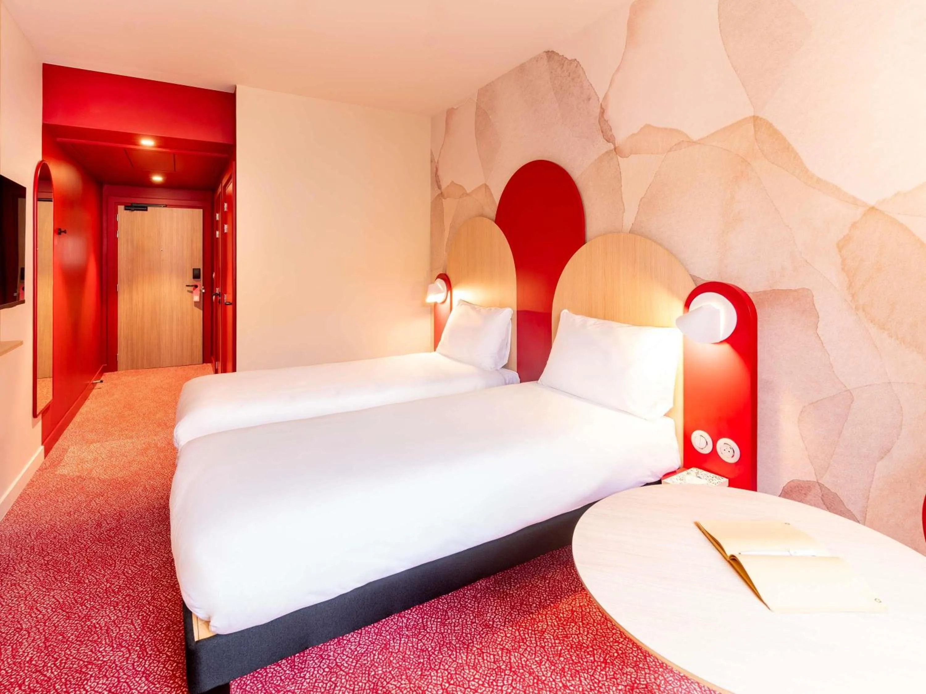 Bedroom, Bed in Ibis Styles Strasbourg Centre République