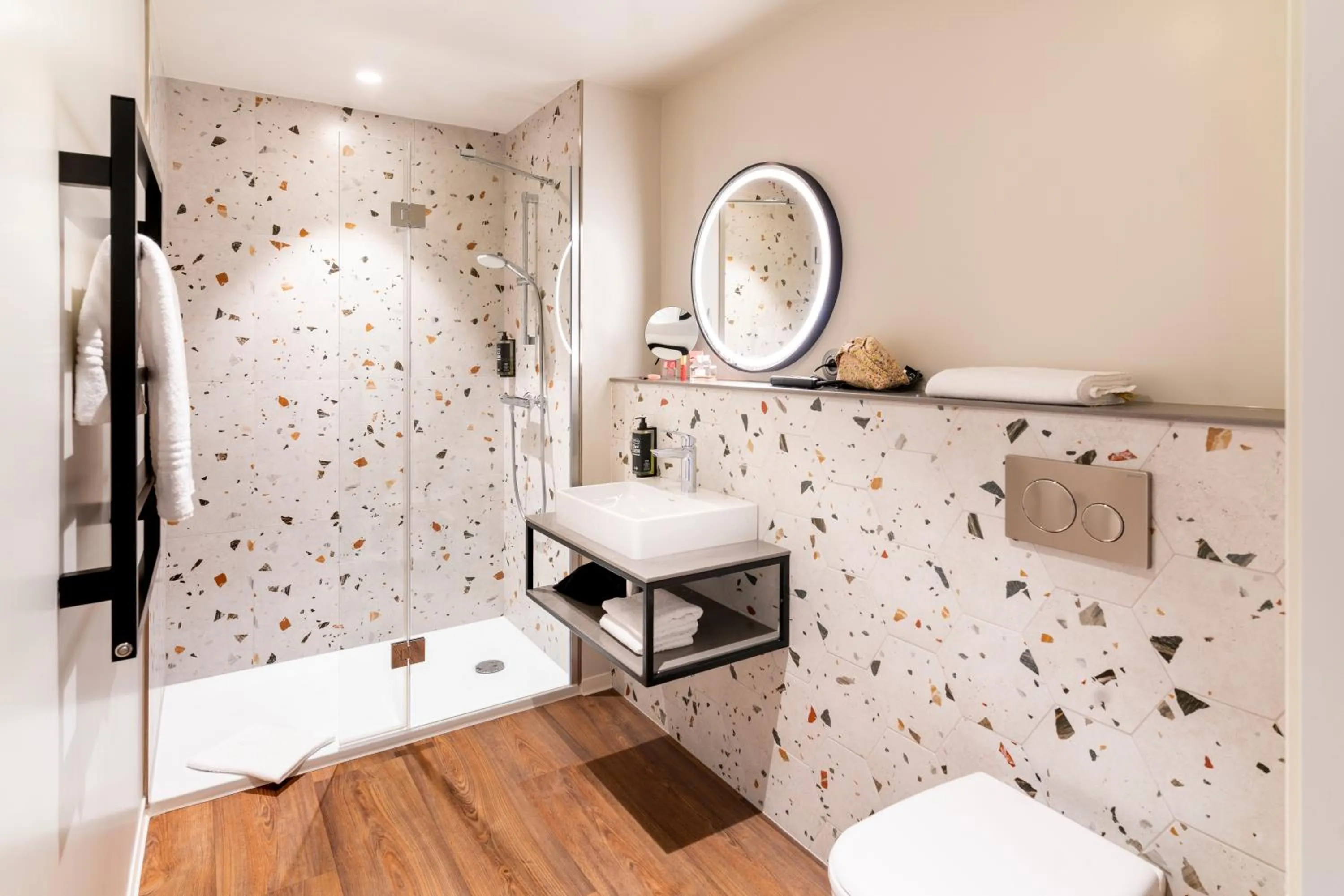 Bathroom in Ibis Styles Strasbourg Centre République