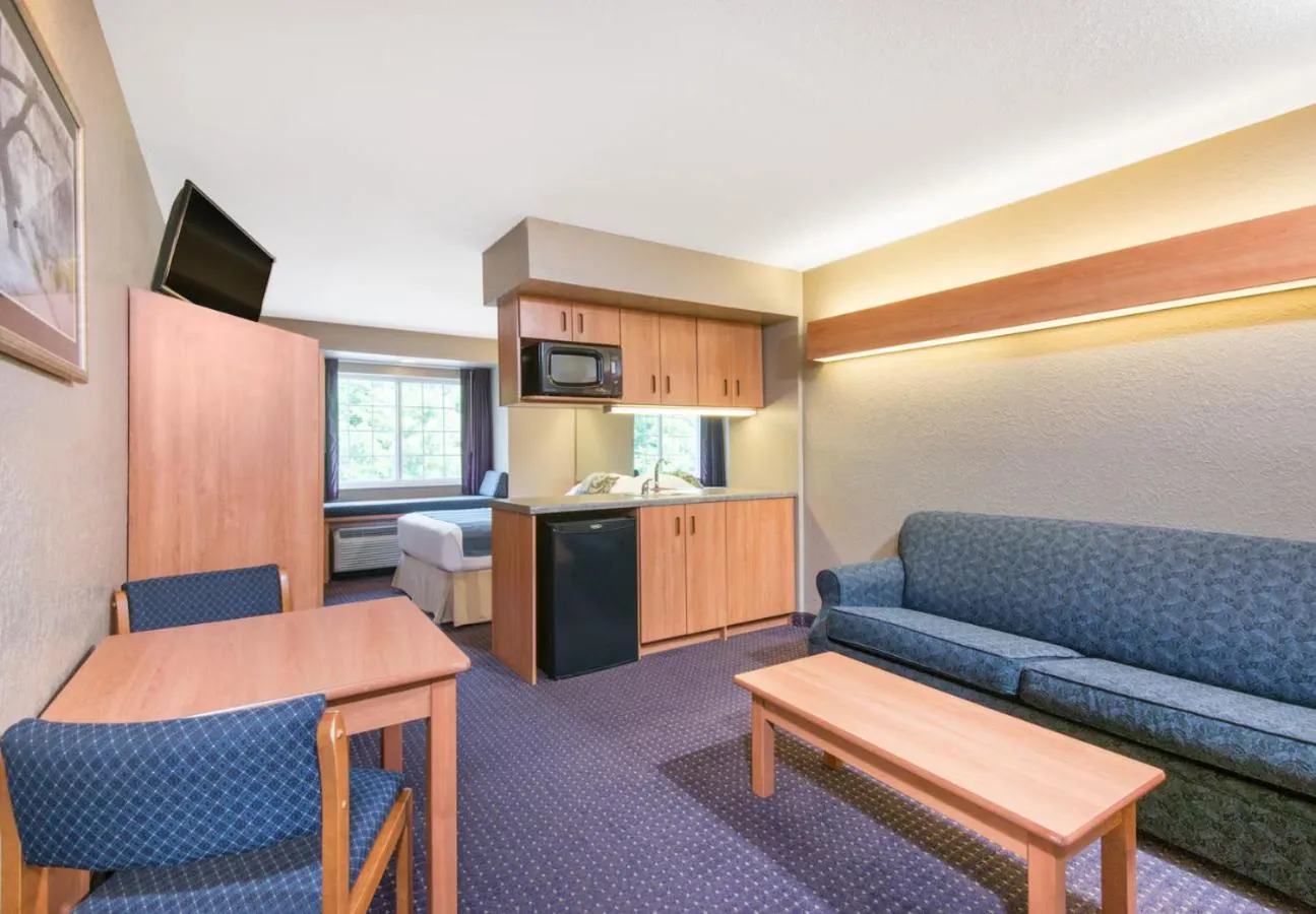 Kitchen or kitchenette in Microtel Inn & Suites by Wyndham Hazelton/Bruceton Mills