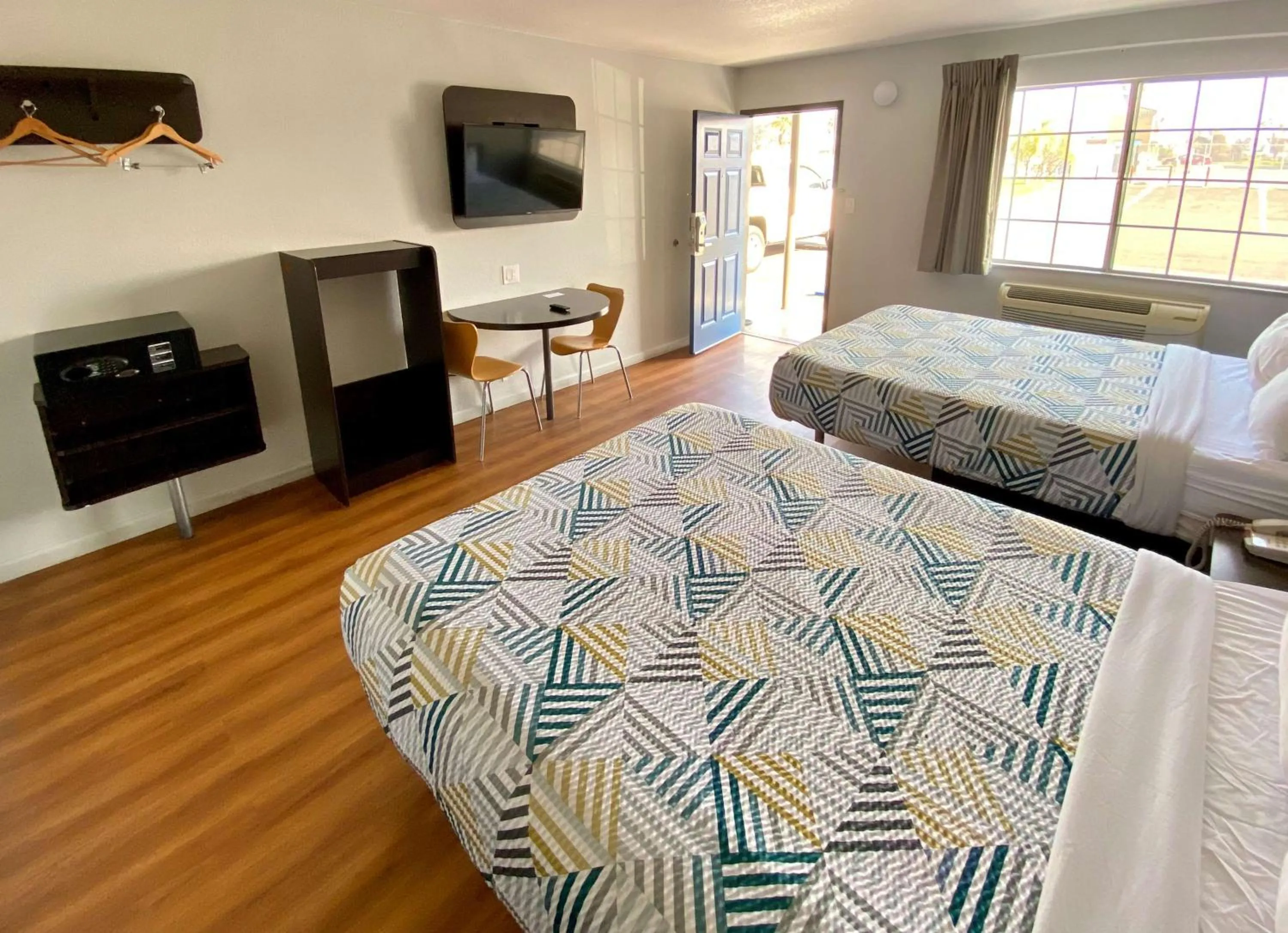 Bedroom, Bed in Motel 6-Delano, CA