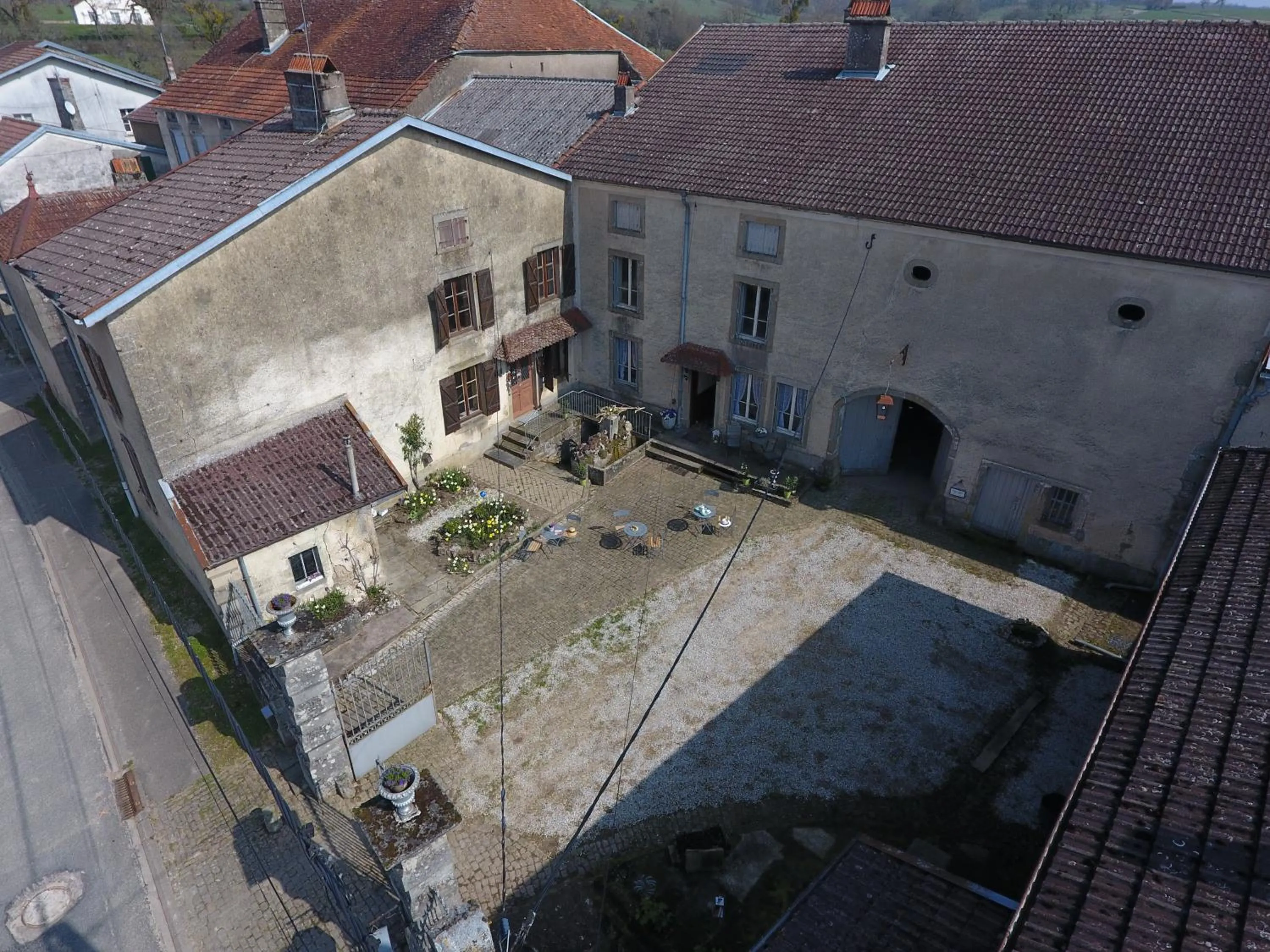 Property building in La Maison du Notaire - Chambre d'Hôtes - Huisdieren welkom