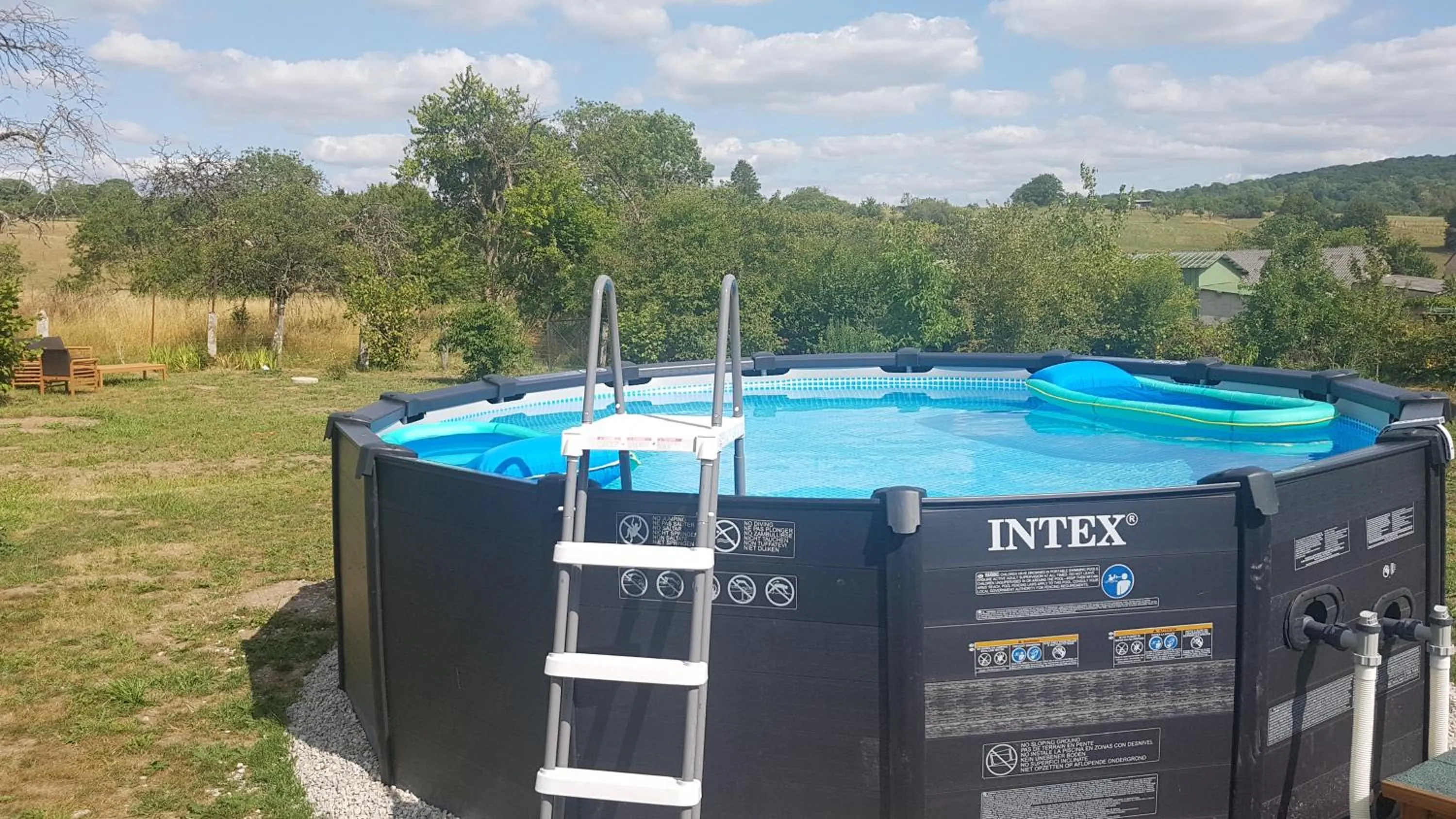 Swimming pool in La Maison du Notaire - Chambre d'Hôtes - Huisdieren welkom
