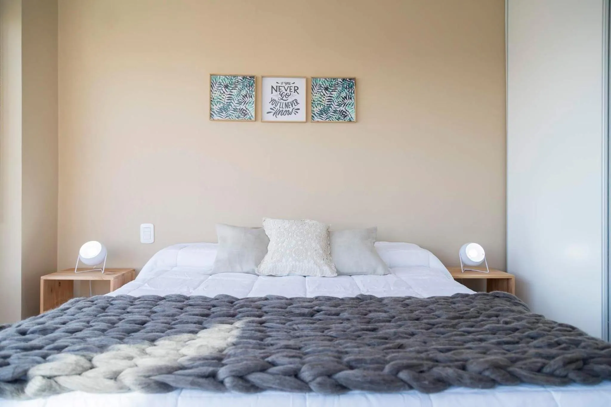 Bedroom, Bed in DEL SOL Apartamentos Salta