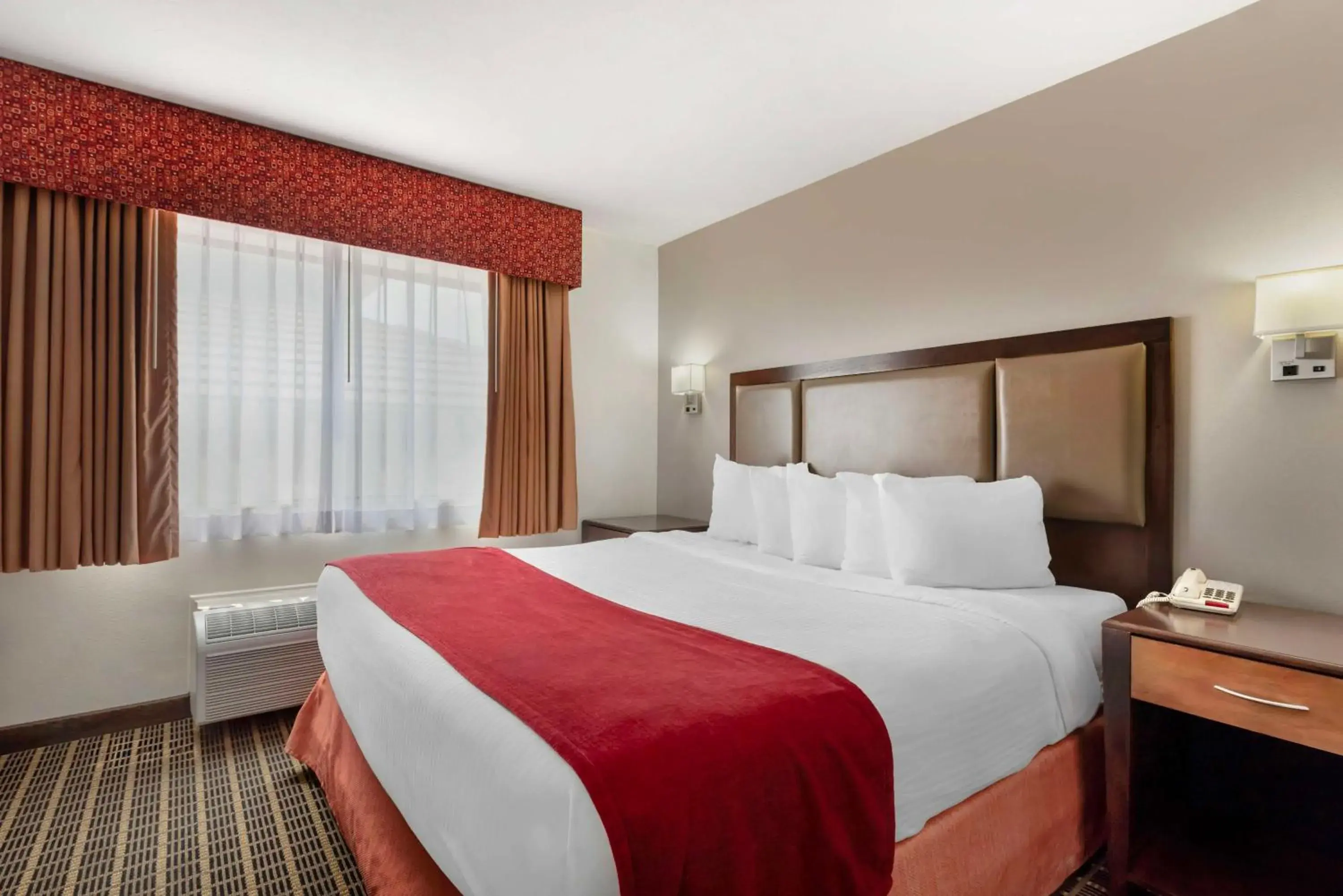 King Suite with Sofa Bed - Non-Smoking in Best Western Plus Eagleridge Inn & Suites King Suite with Sofa Bed - Non-Smoking in Best Western Plus Eagleridge Inn & Suites