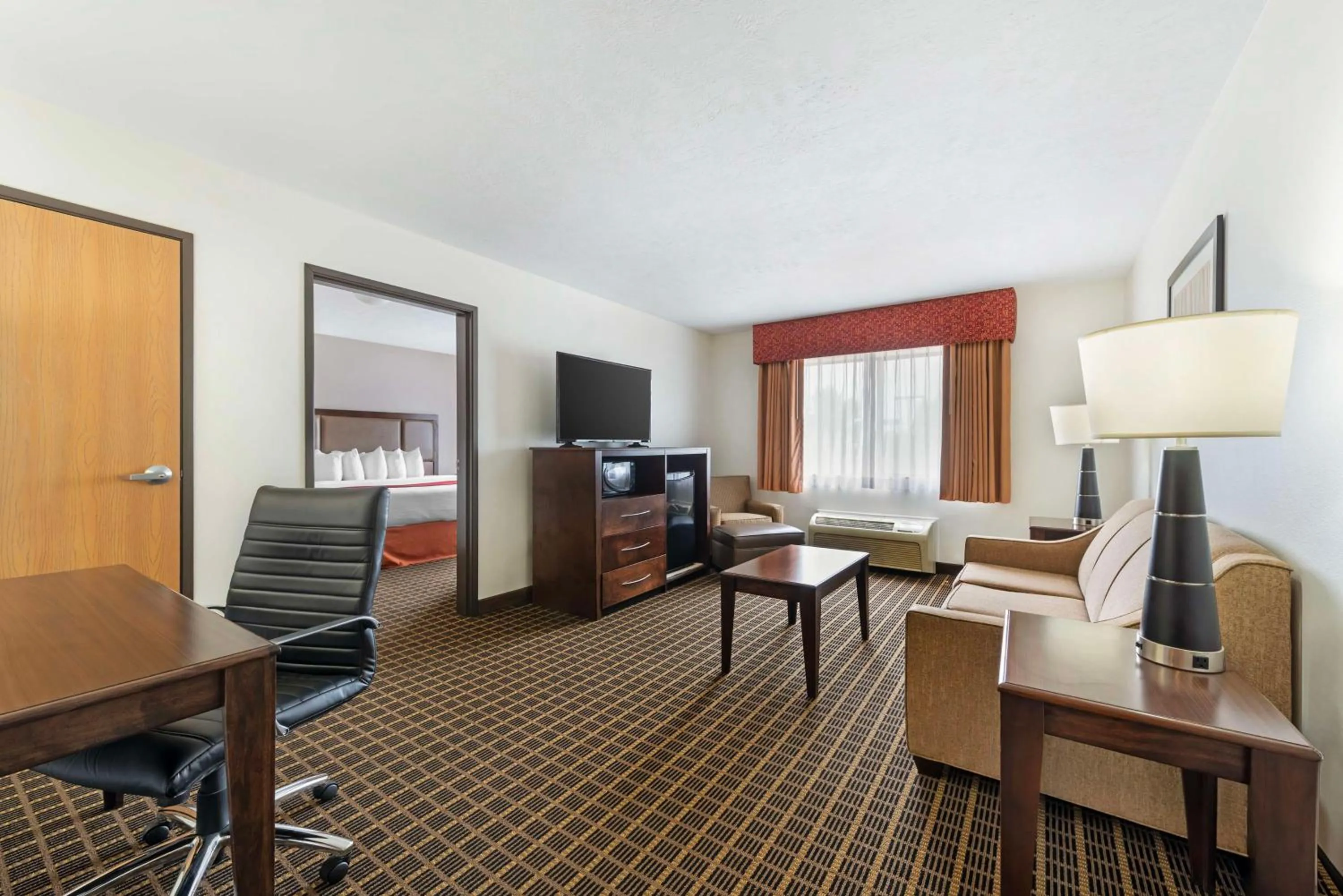 Bedroom in Best Western Plus Eagleridge Inn & Suites