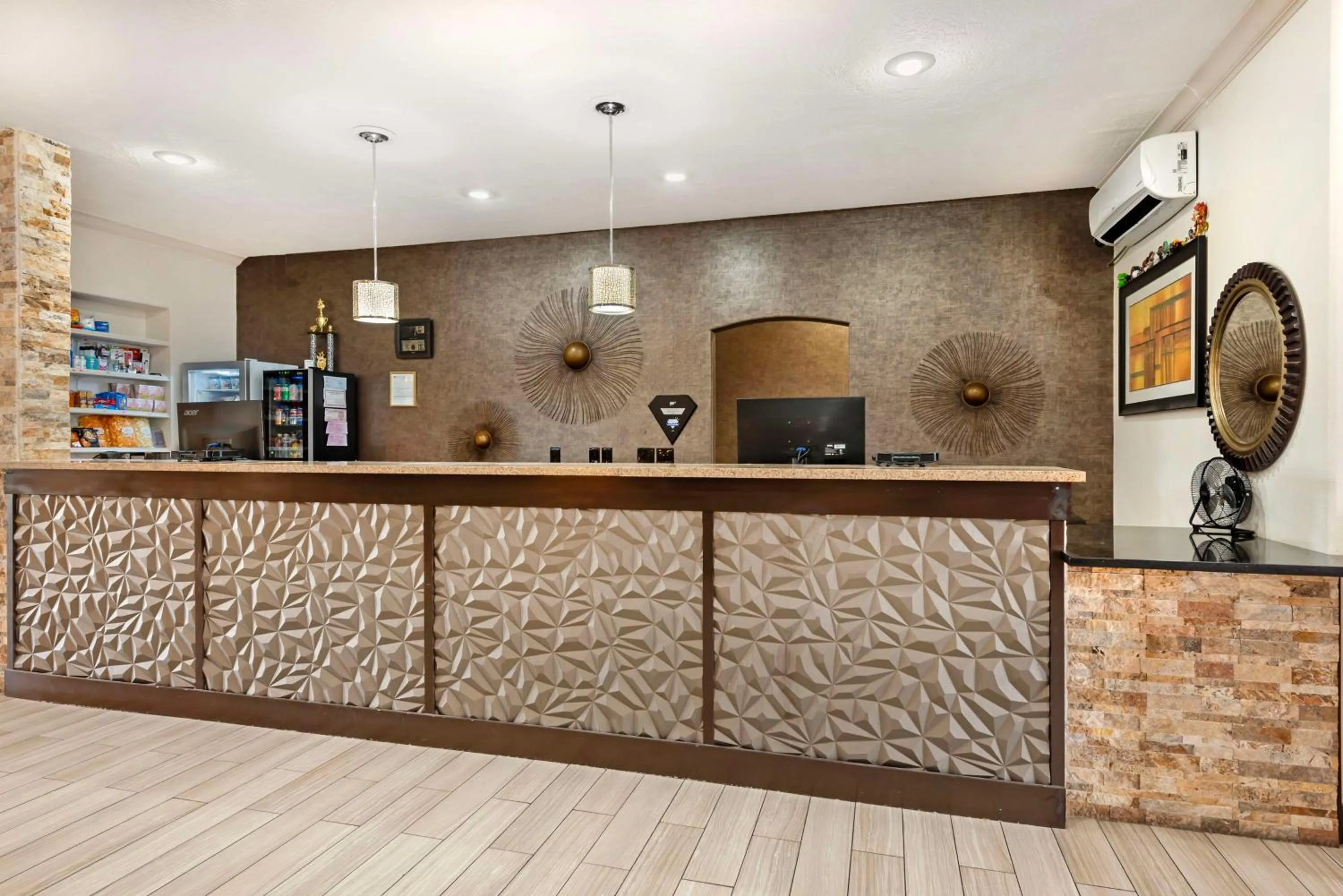 Lobby or reception in Best Western Plus Eagleridge Inn & Suites