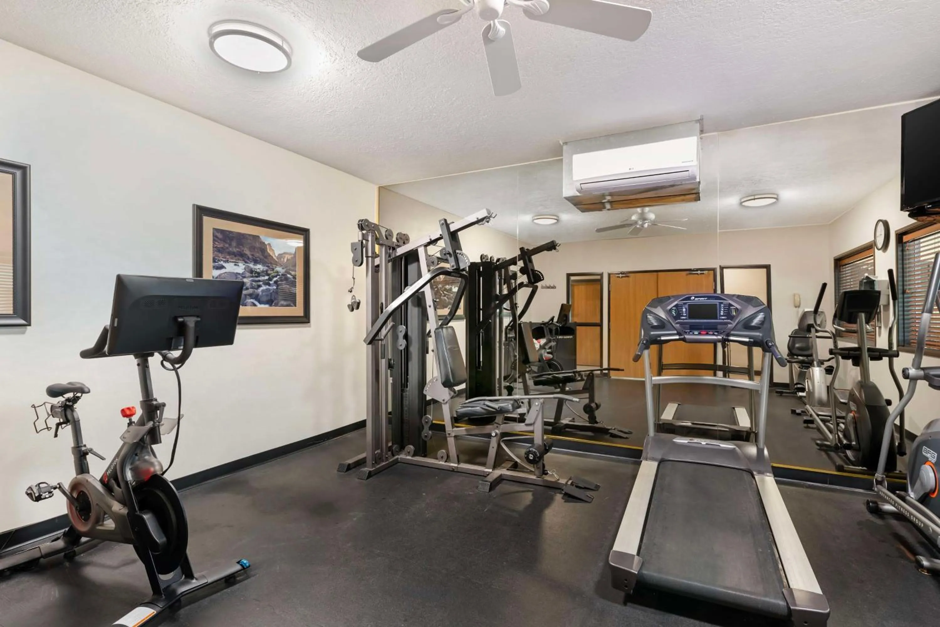 Fitness centre/facilities in Best Western Plus Eagleridge Inn & Suites