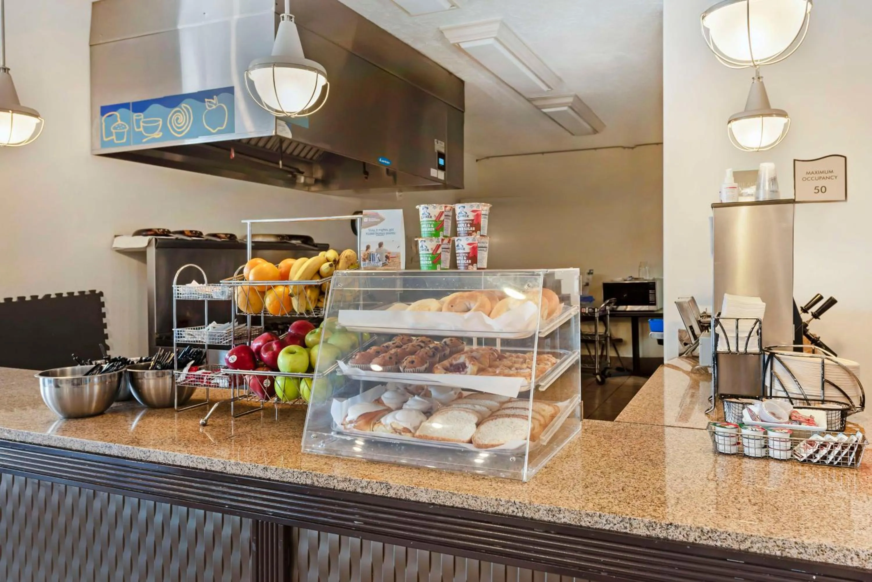 Breakfast in Best Western Plus Eagleridge Inn & Suites